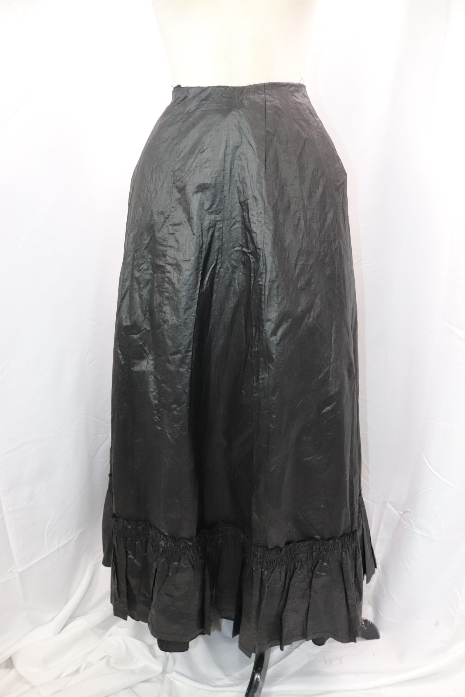 Antique Victorian Black Ruffled Mourning Skirt: approx. 32 waist, good condition, see photos.