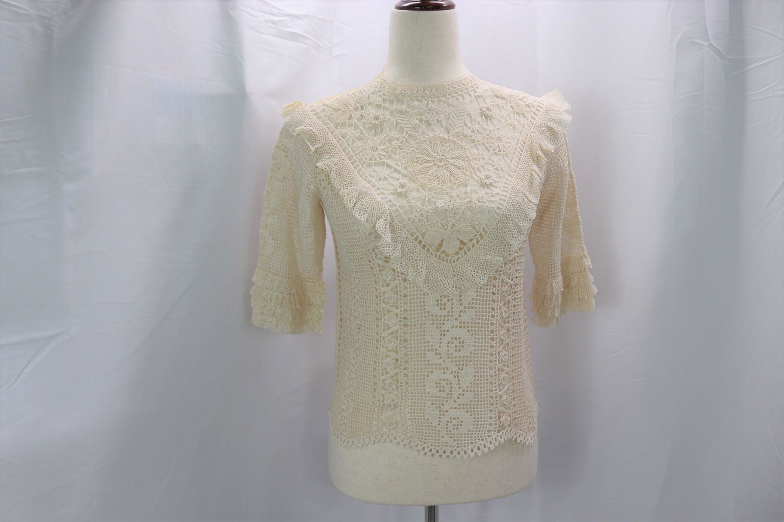 Vintage 1970's Lim's Cotton Crochet Top: approx. 34 bust, 31 waist, good condition, see photos.
