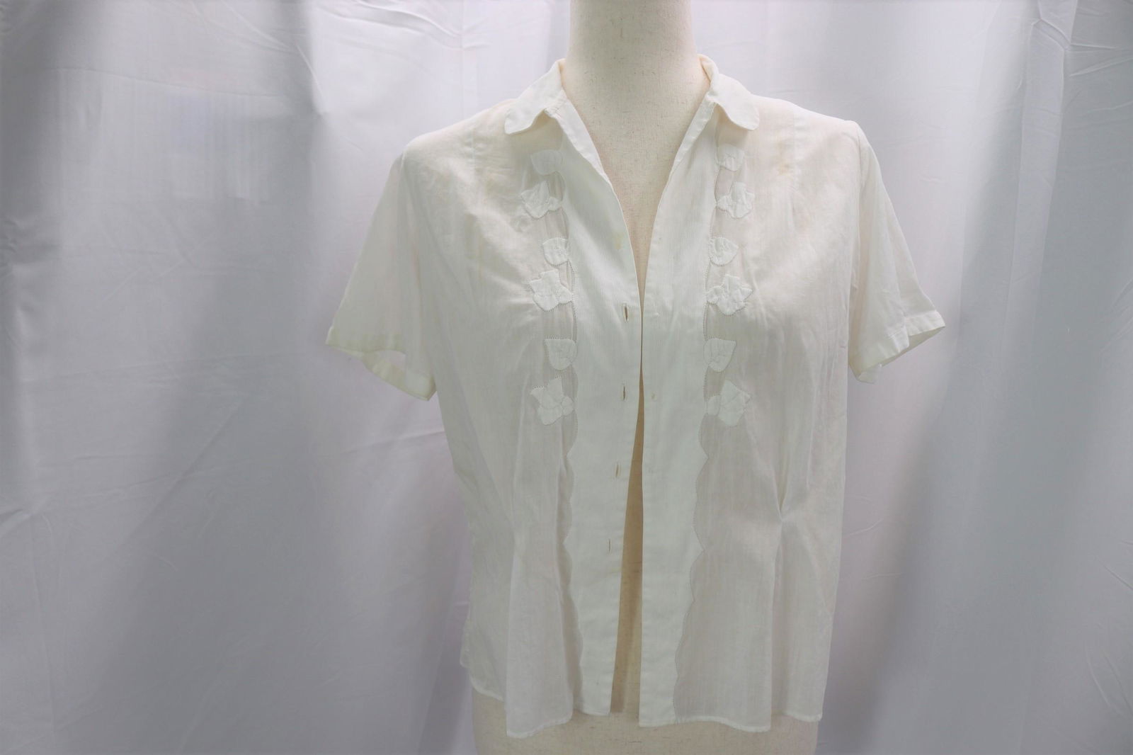 Vintage 1940's White Cotton Blouse (1 of 11)