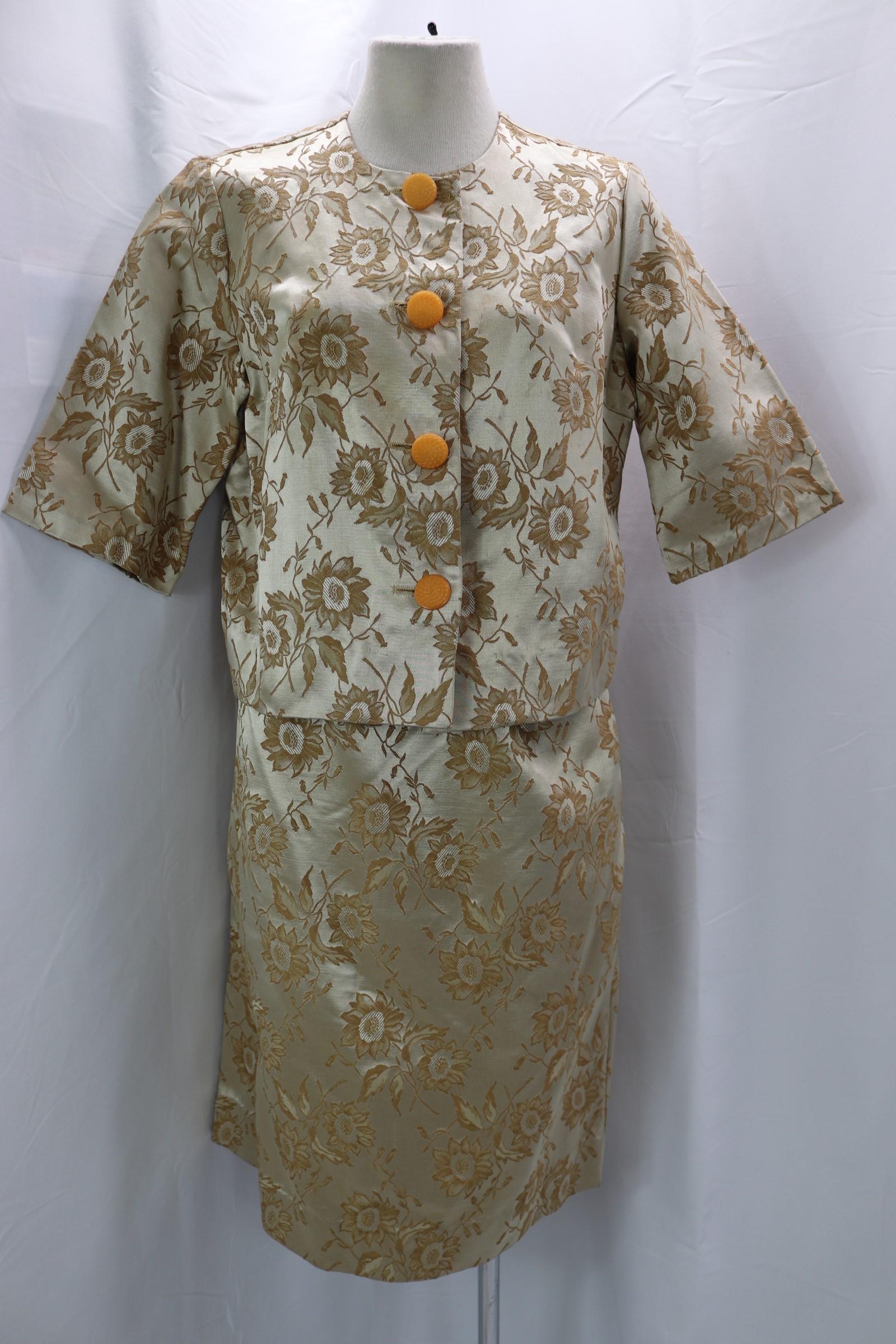 Vintage 1960's Mar-Lynn Casuals Floral Silk Brocade Skirt & Crop Jacket Set: skirt approx. 30 waist, jacket approx. 42 bust, 40 waist, good condition, see photos.