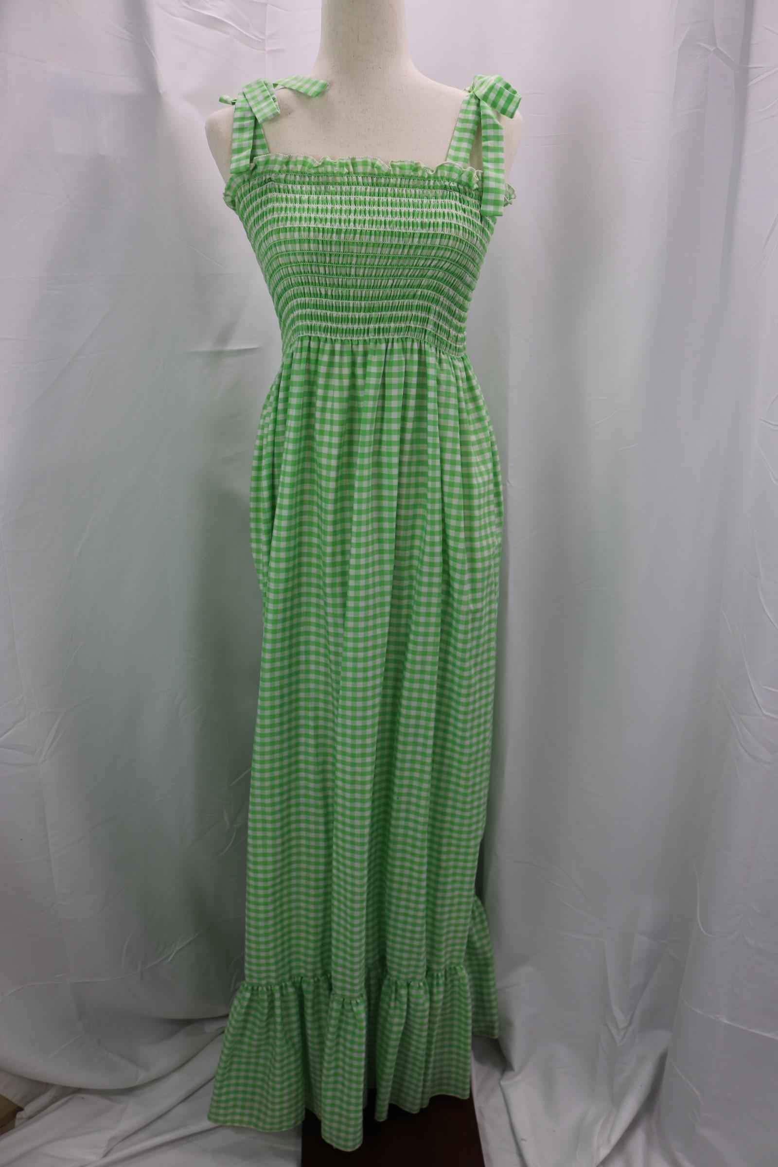 Vintage 1970's Green Gingham Check Smocked Maxi Sundress: approx. 4 bust (max), 38 waist (max), good condition, see photos.