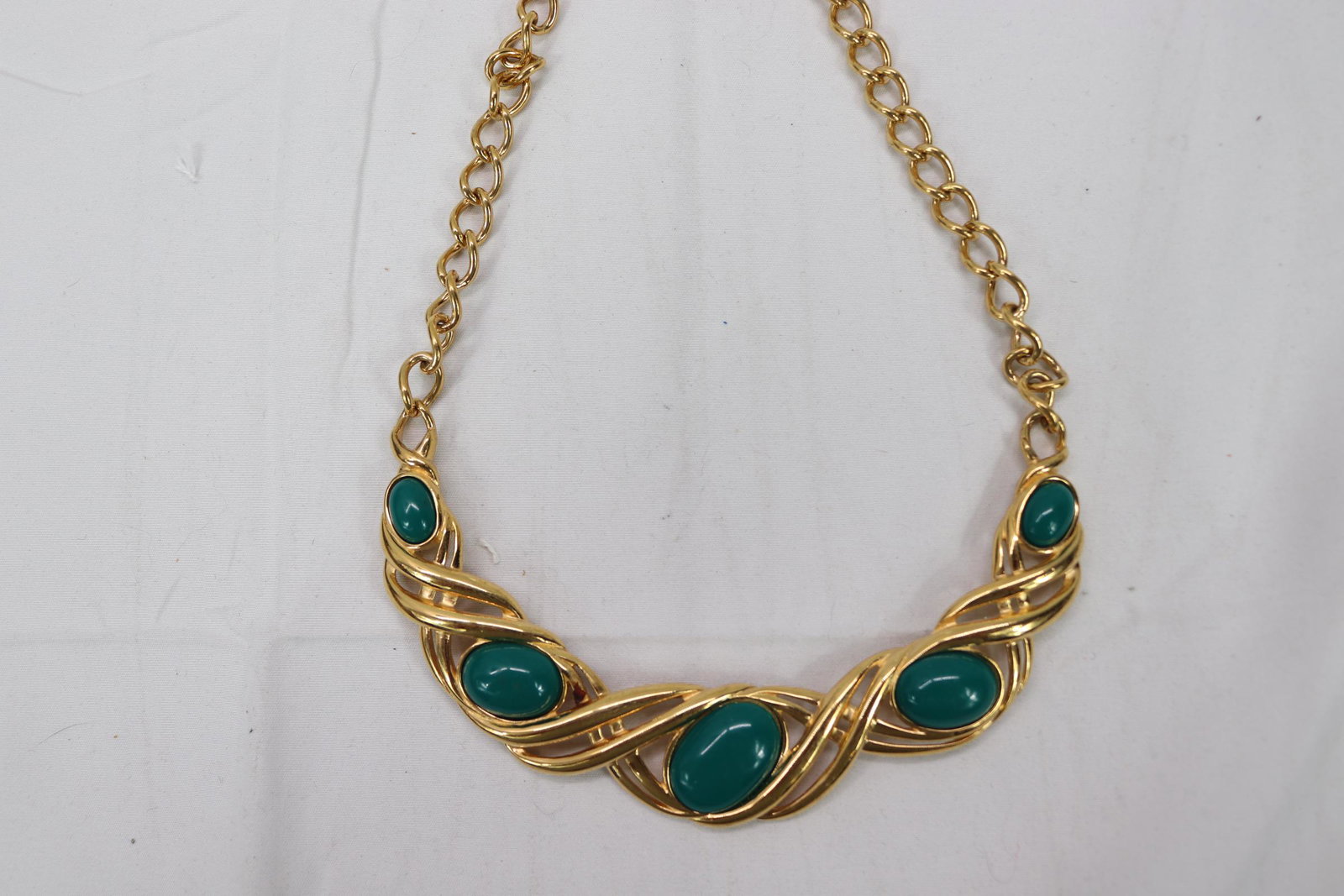 Vintage Signed Monet Gold-Tone Necklace With Smooth Green Stones: approx. 19"