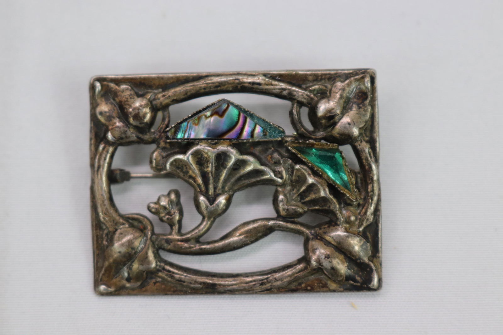 Vintage Art Nouveau Repousse Brooch With Abalone: approx. 2"