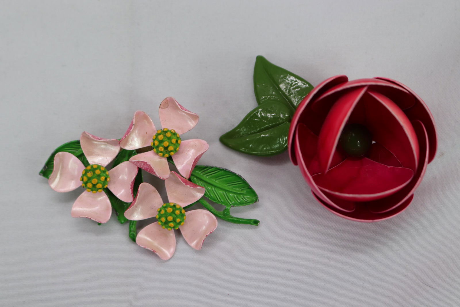 Lot of 2 Vintage Pink Enamel Flower Brooches (1 of 6)
