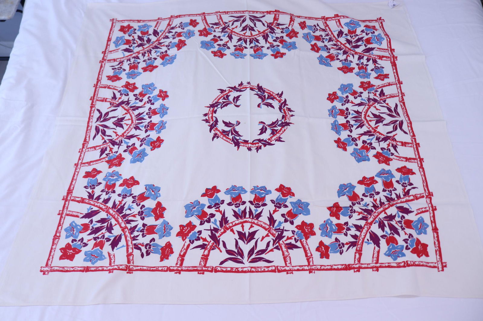 Vintage 1930's Floral printed Cotton Tablecloth: approx. 45 x 50, see photo's