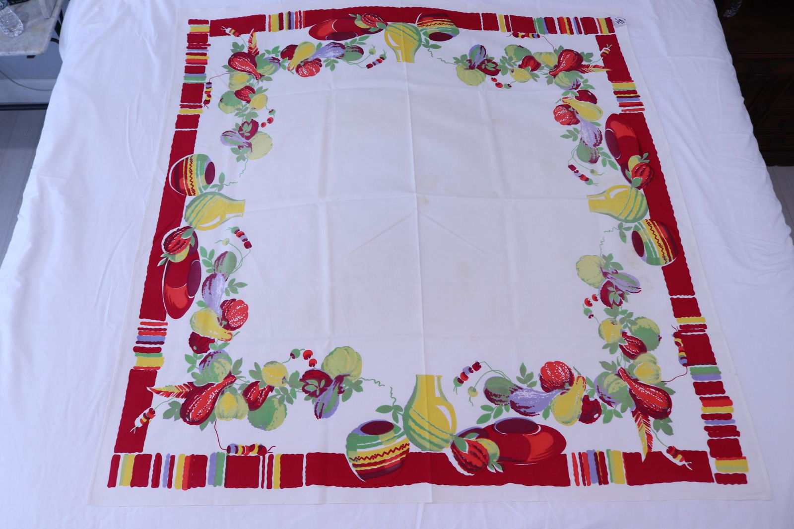 Vintage 1940's Wilendur Mexican Pottery, Fruit/Veg.  Print Cotton Tablecloth (1 of 10)