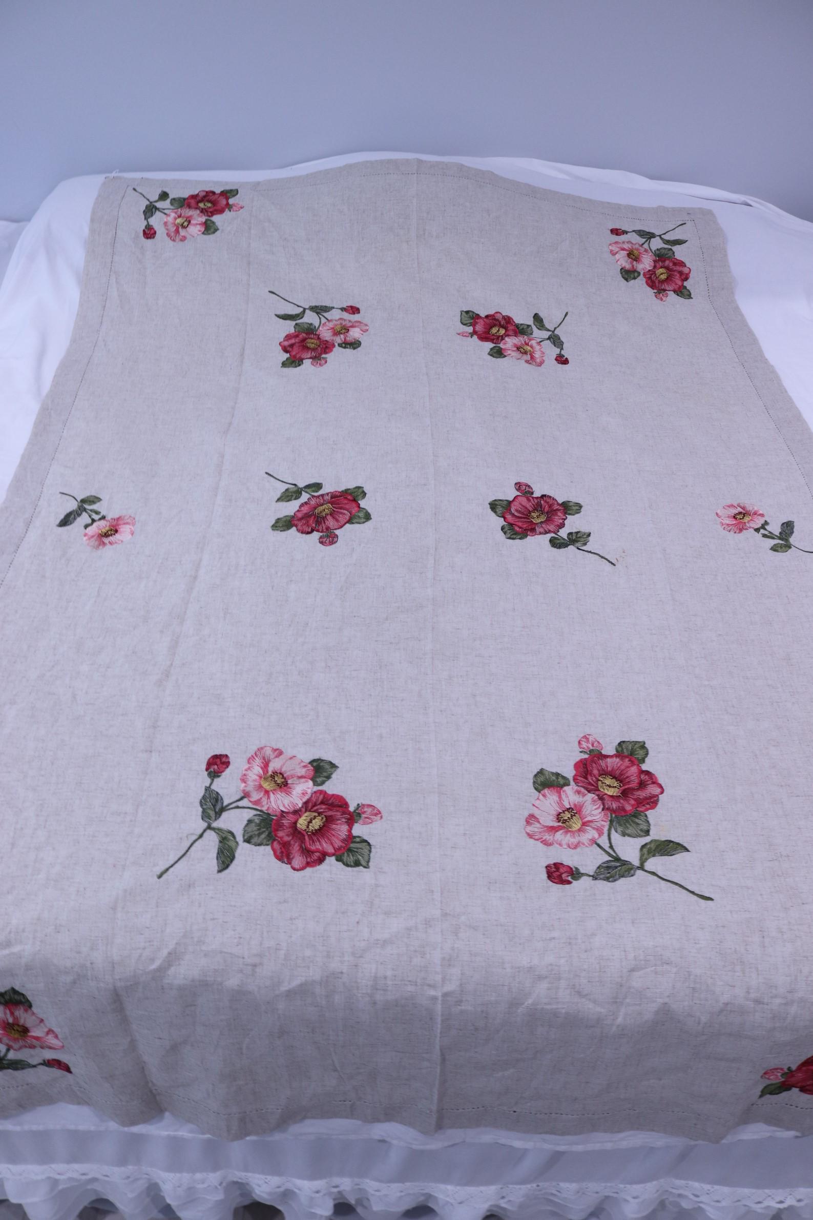Vintage 1960's Silk Embroidered Dinning Tablecloth (1 of 7)