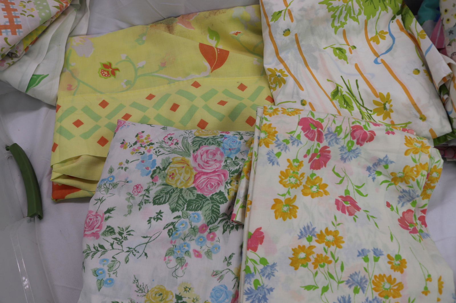 Lot of 4 Vintage Full Size Floral Flat Sheets (1 of 7)