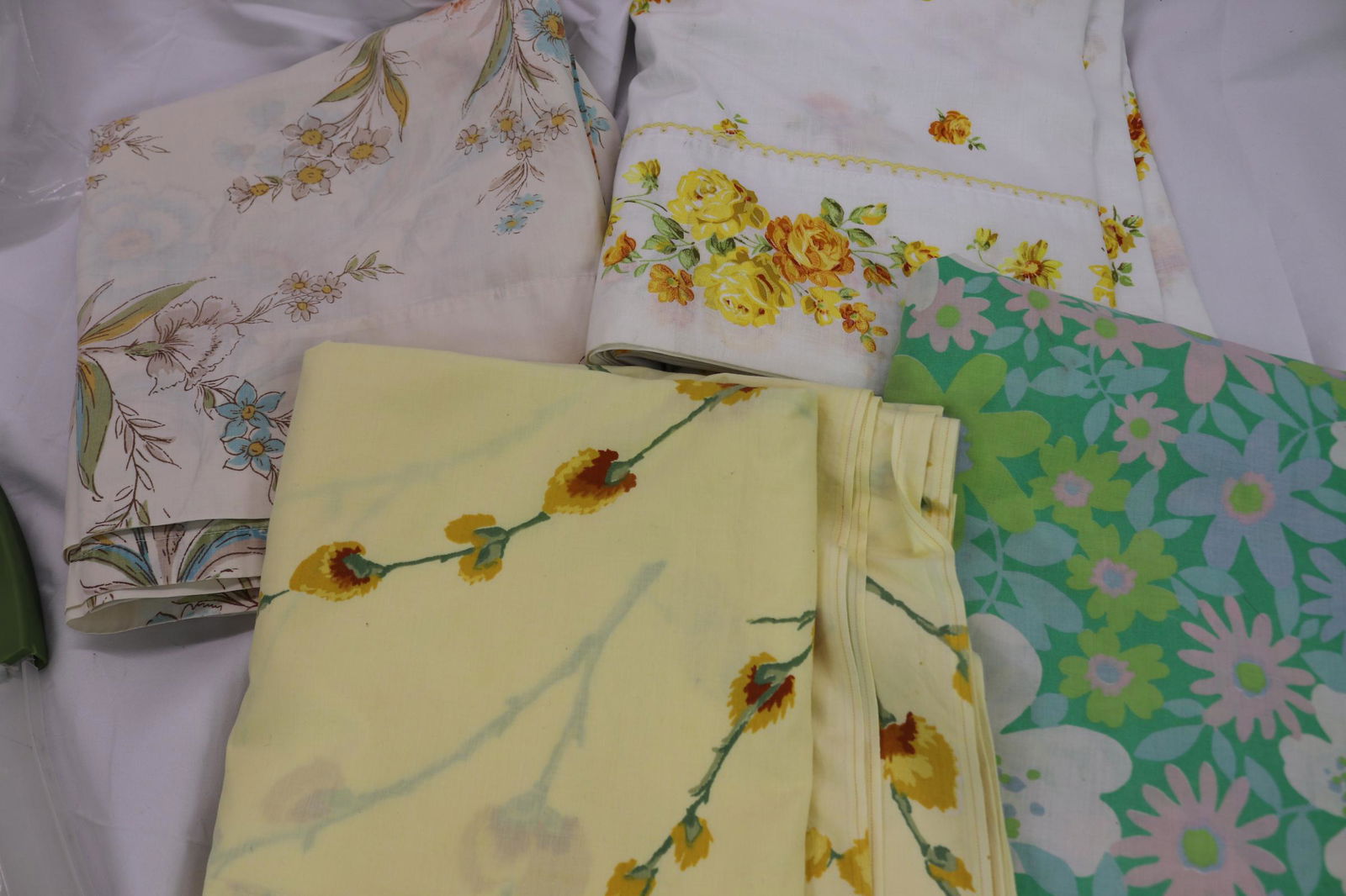 Lot of 4 Vintage 1970's Floral Flat Sheets (1 of 14)
