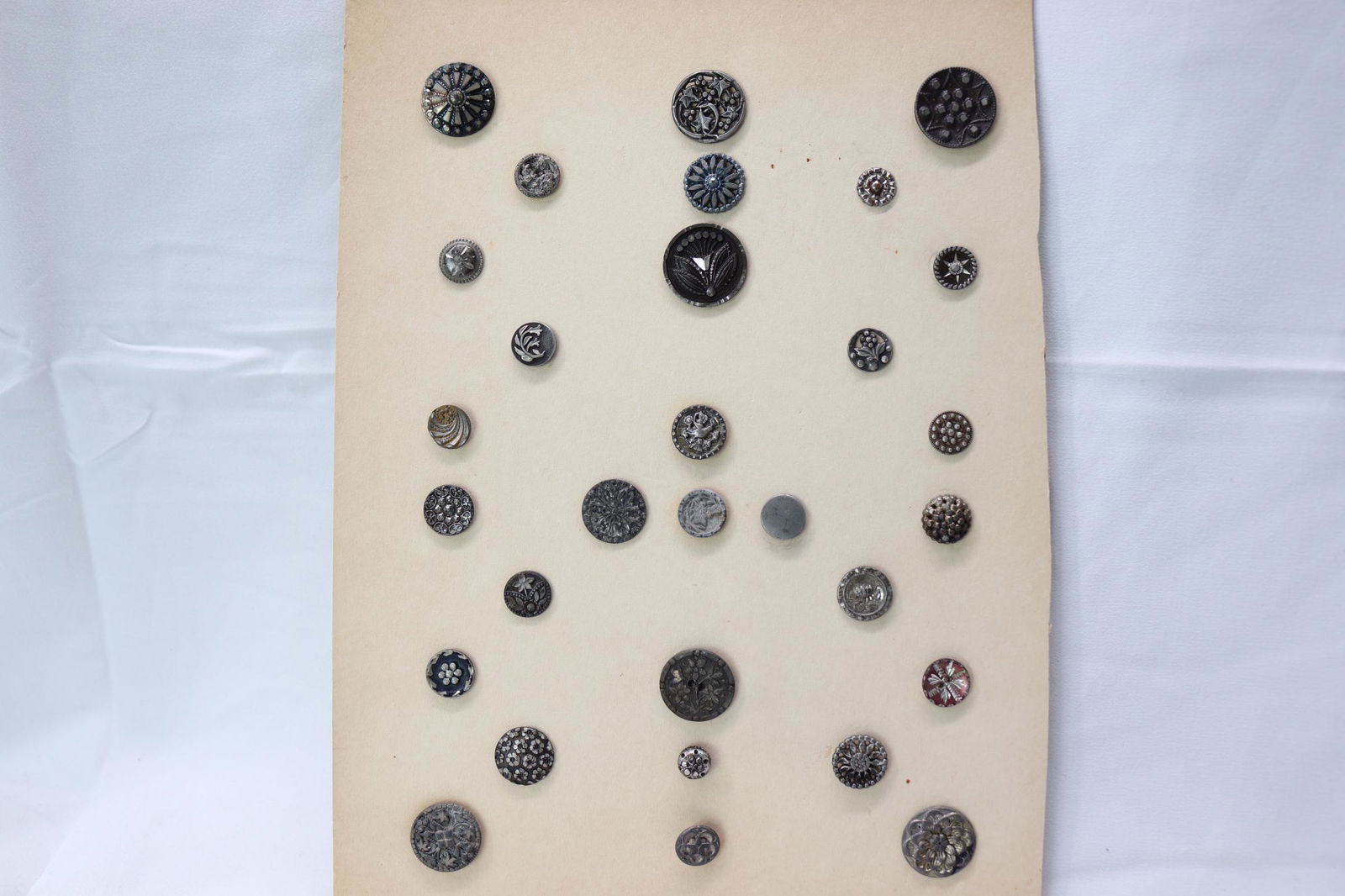 Lot of 30 Antique Metal Buttons Mostly Small Picture (1 of 7)