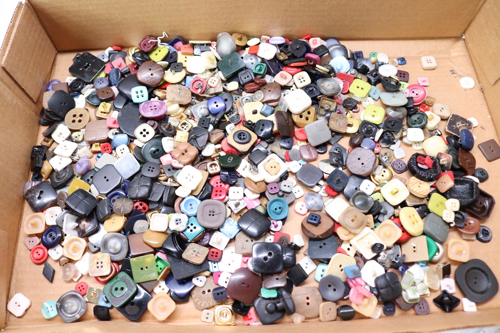 Large Lot of Vintage Square & Square Design Buttons (1 of 6)