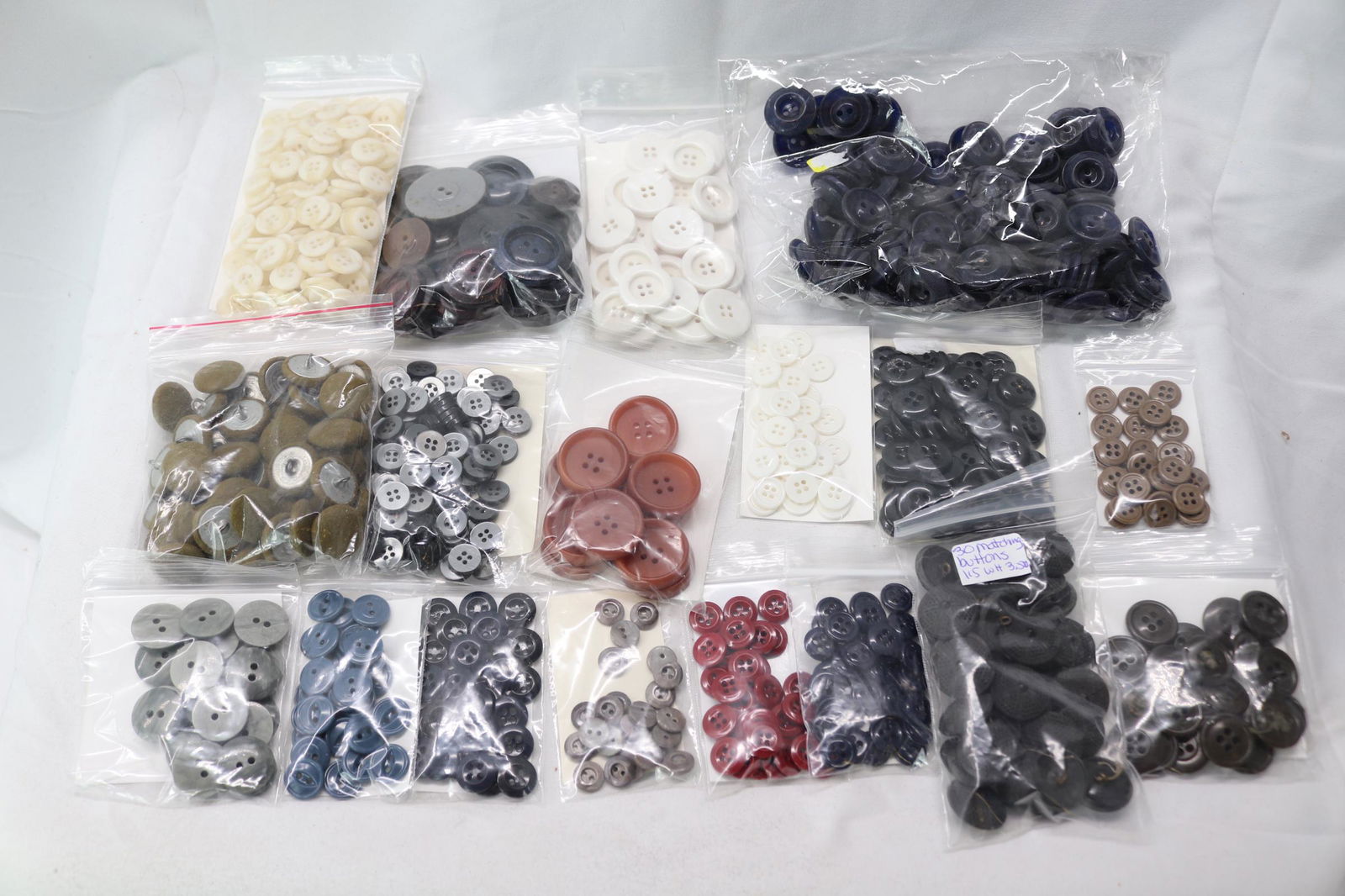 Lot of 18 Bags of Matching Button Sets (1 of 9)