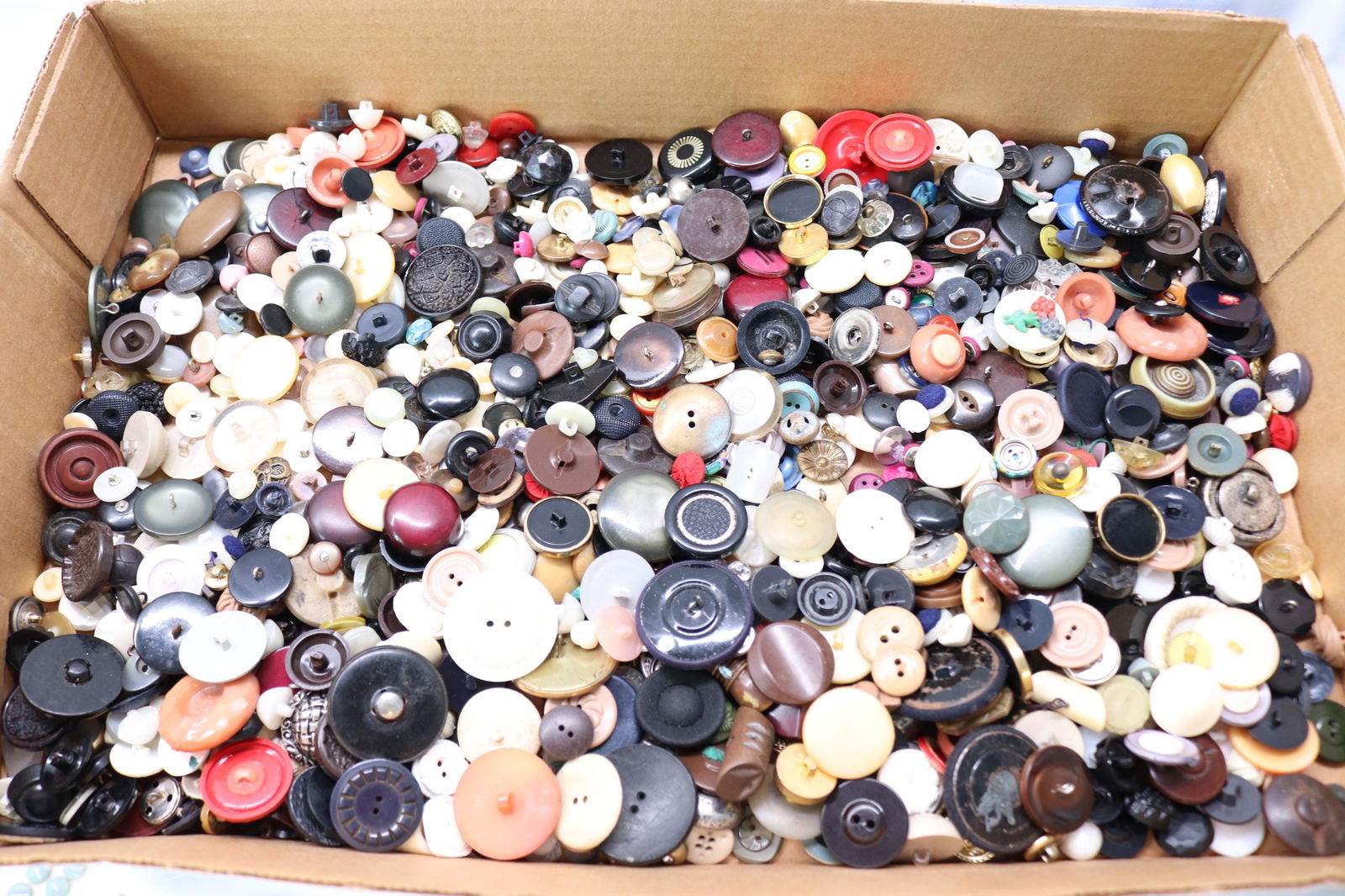 Large Lot of Various Vintage Buttons, Glass, Wood, Plastic & more (1 of 6)