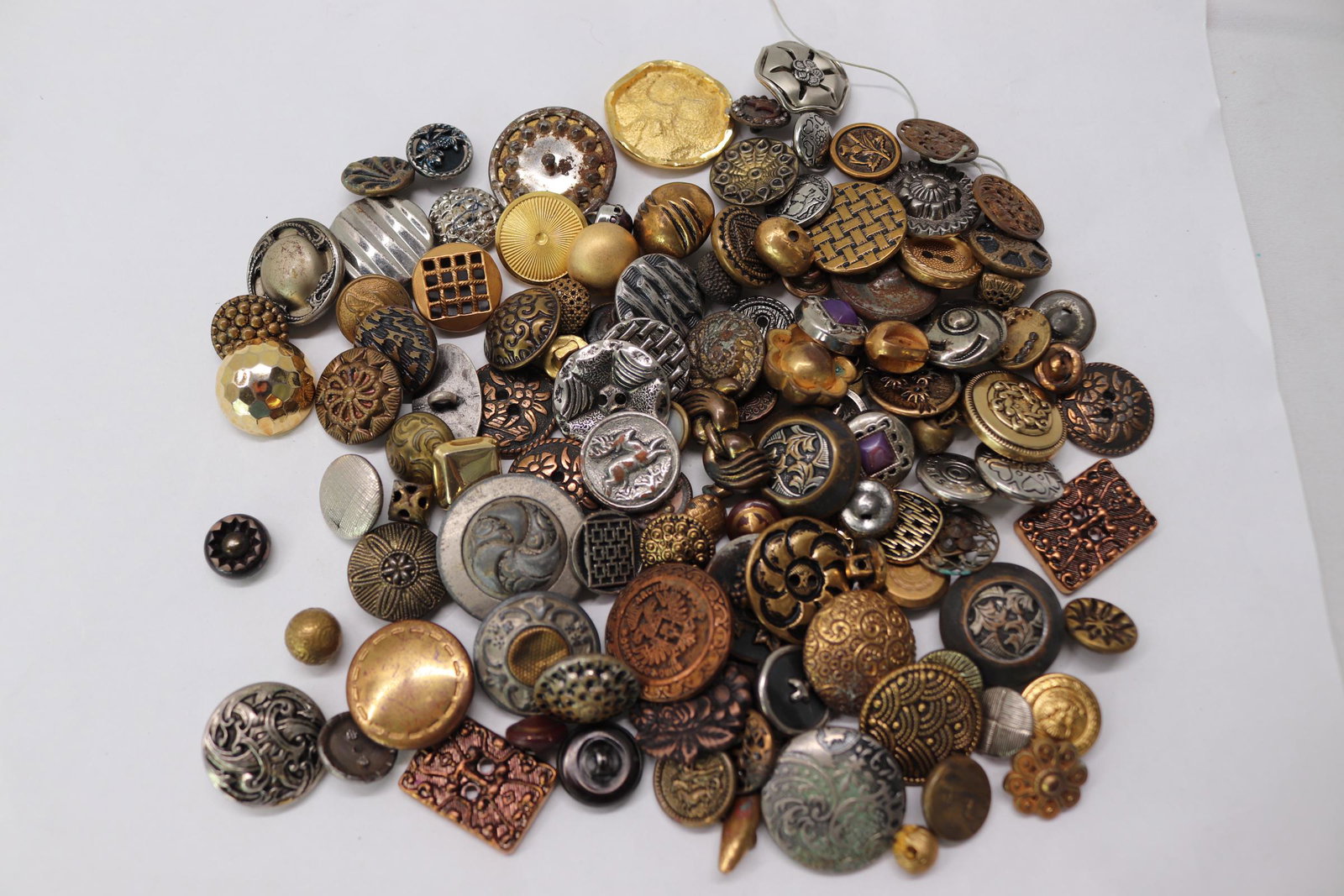 Lot of Various Vintage Metal Buttons: some cut steel, Victorian and other, see photo's