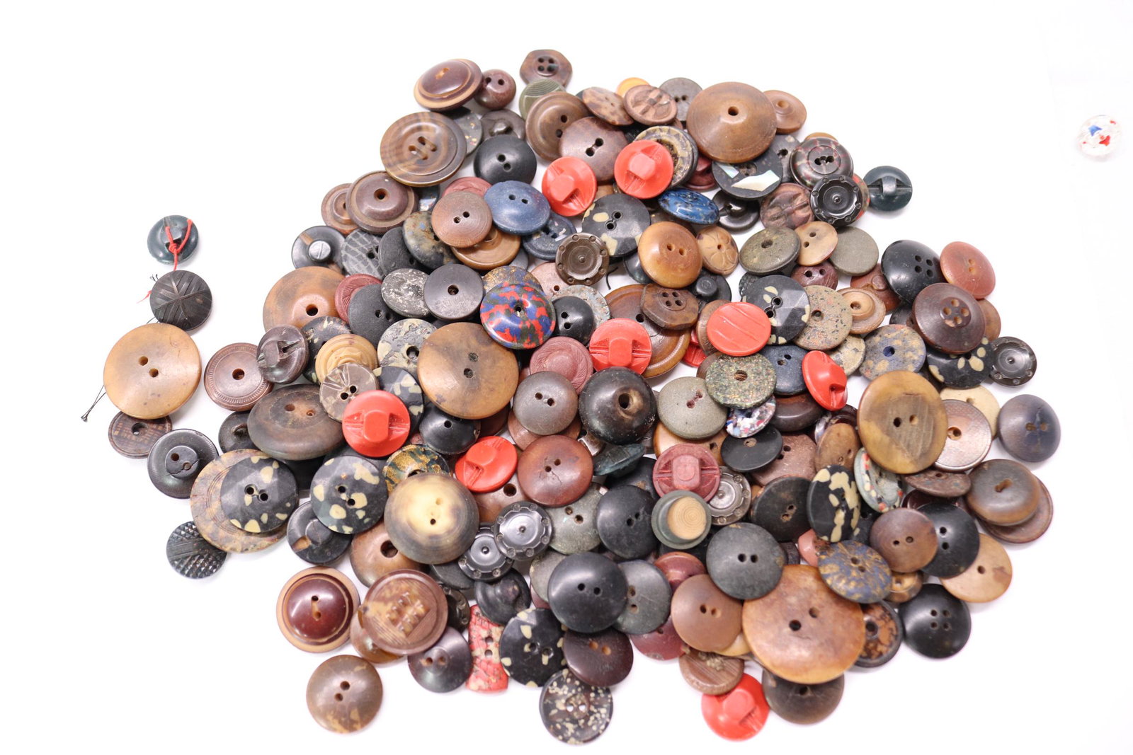 Lot of Vintage Vegetable Ivory, Whistle & Inlay Buttons: see photo's