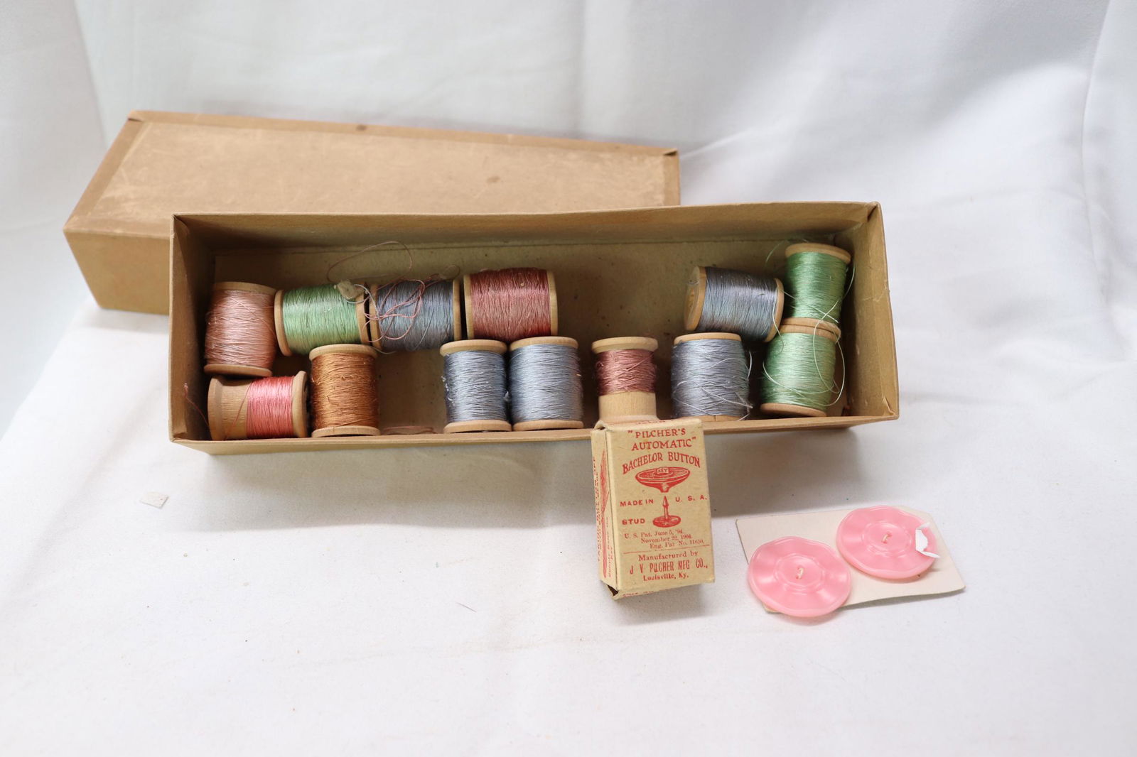 Lot of Bershire & Clarks Threads, 2 Pink Buttons, & Bachelor Buttons (1 of 4)