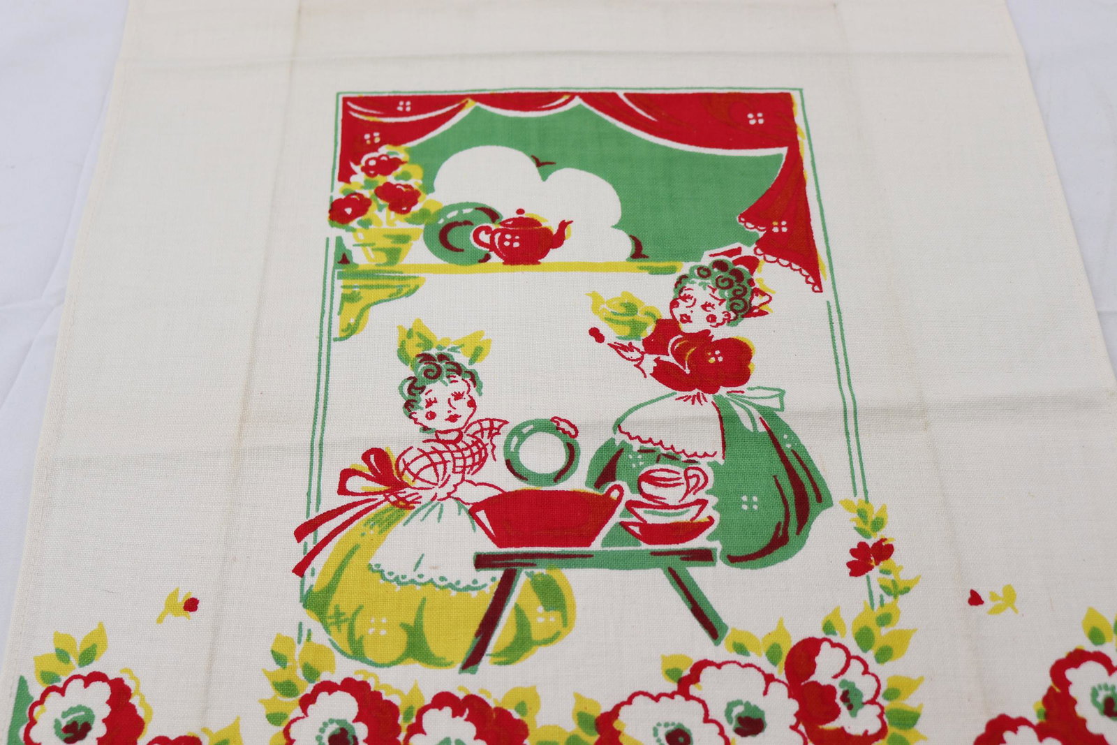 Vintage Broderie Kitchen Towel Two Maids: vintage never used with original tag, see photo's