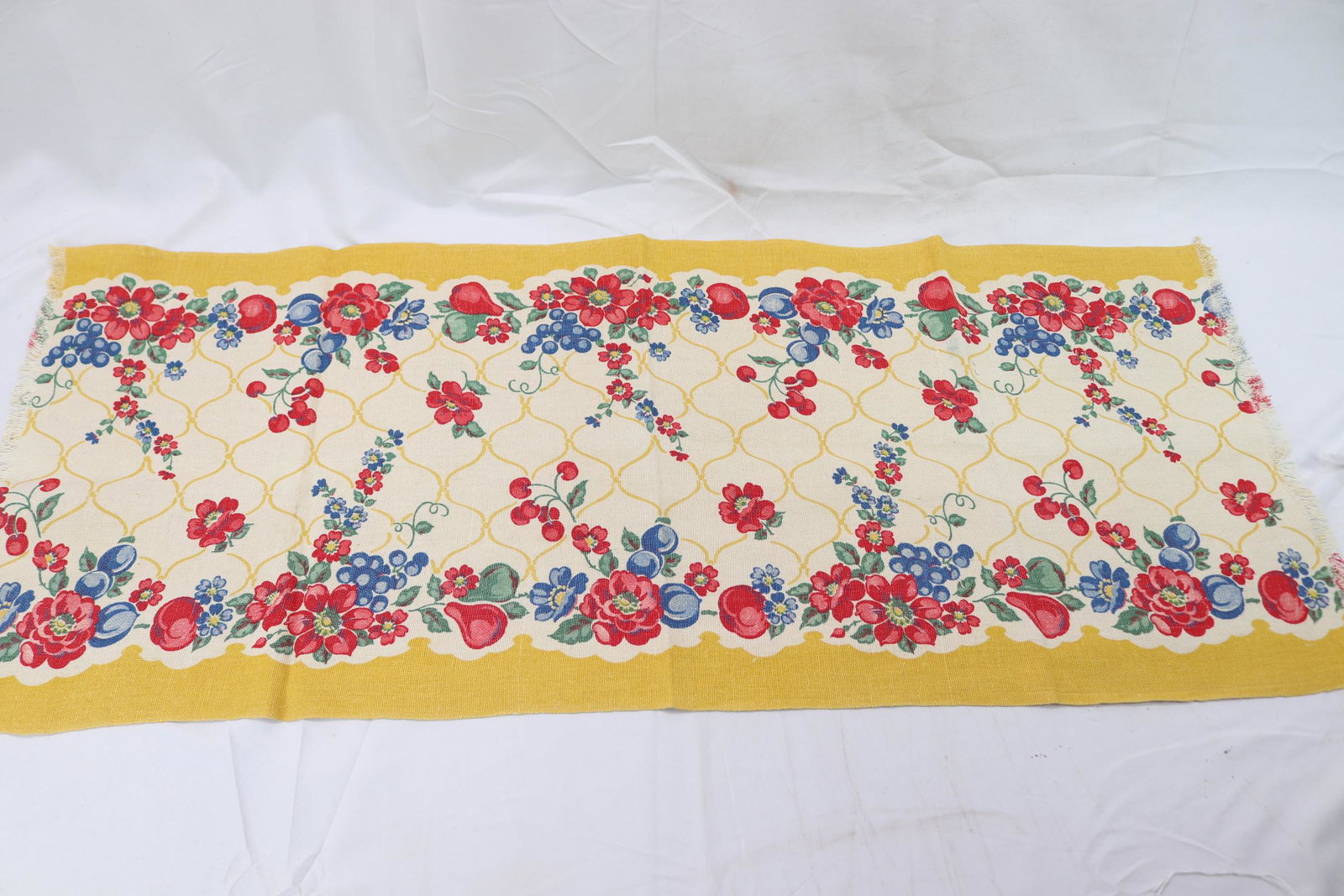 Vintage Floral Lattis Kitchen Towel with Fringe: vintage never used, extra long, see photo's