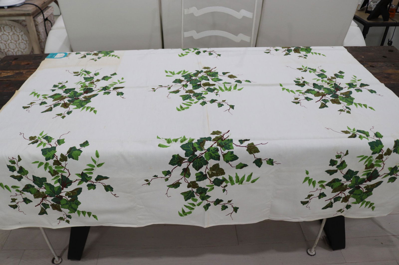 Vintage Wilender Ivy Design Cotton Kitchen Tablecloth: vintage never used with original label, 54 square, see photo's