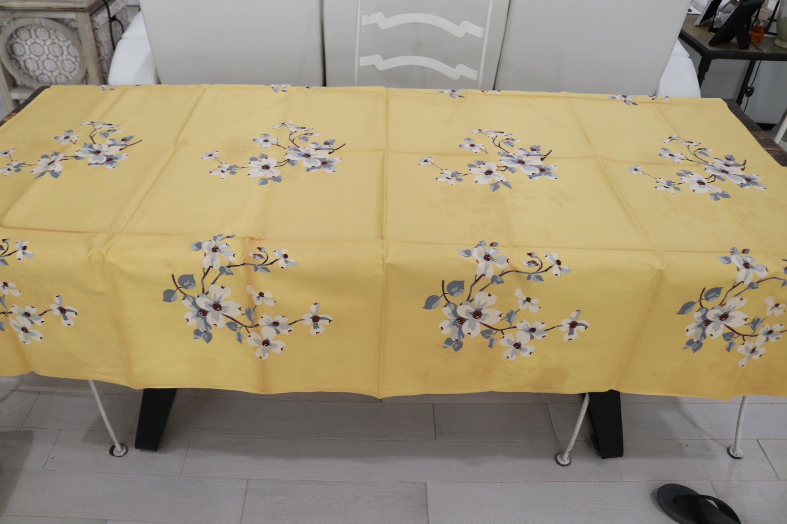 Vintage Wilendur Yellow Dogwood Cotton Kitchen Tablecloth: vintage never used with original label, 54 x 70, see photo's