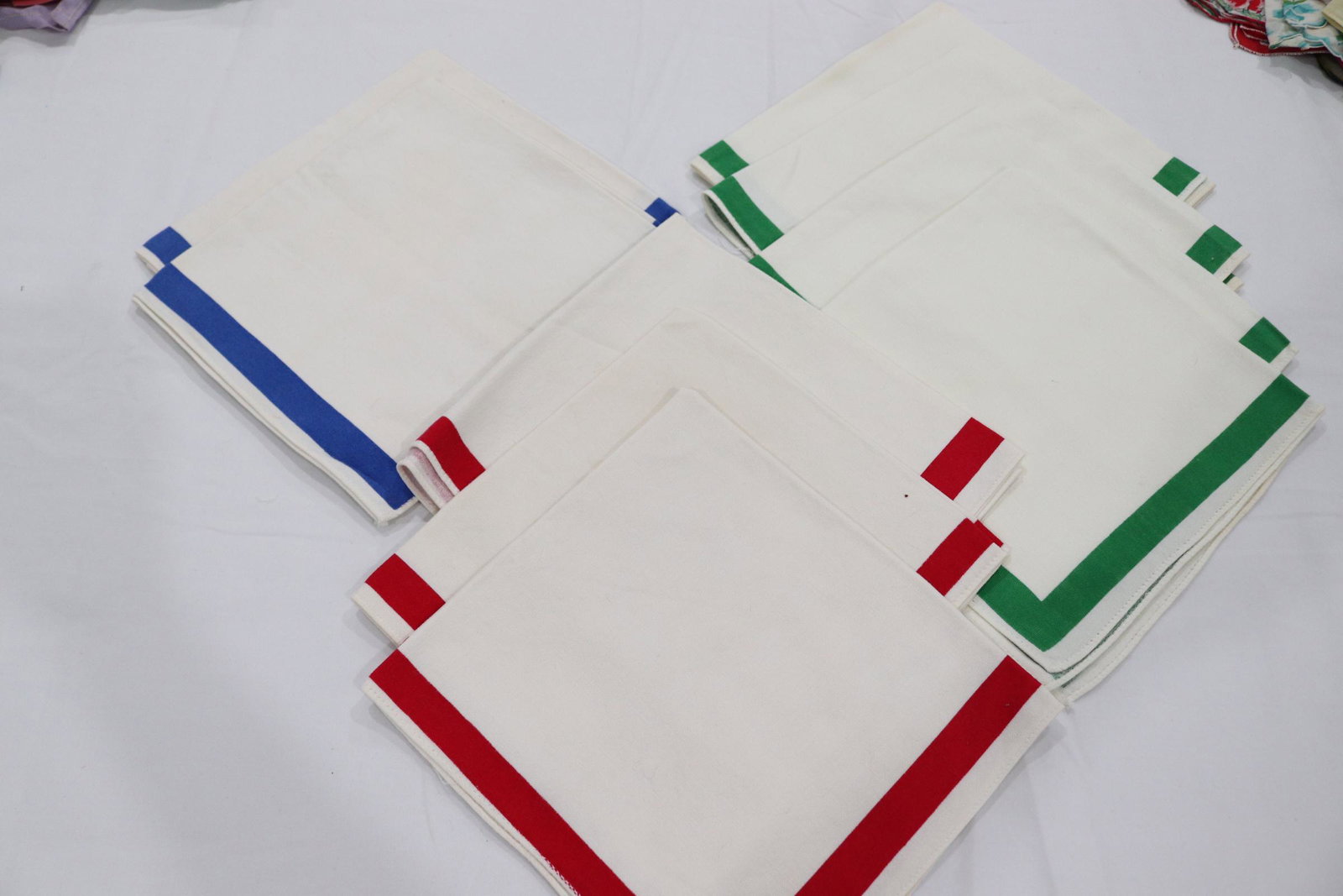 Lot of 9 Vintage Cotton Napkins: 2 blue, 4 green, 3 red, see photo's, vintage never used
