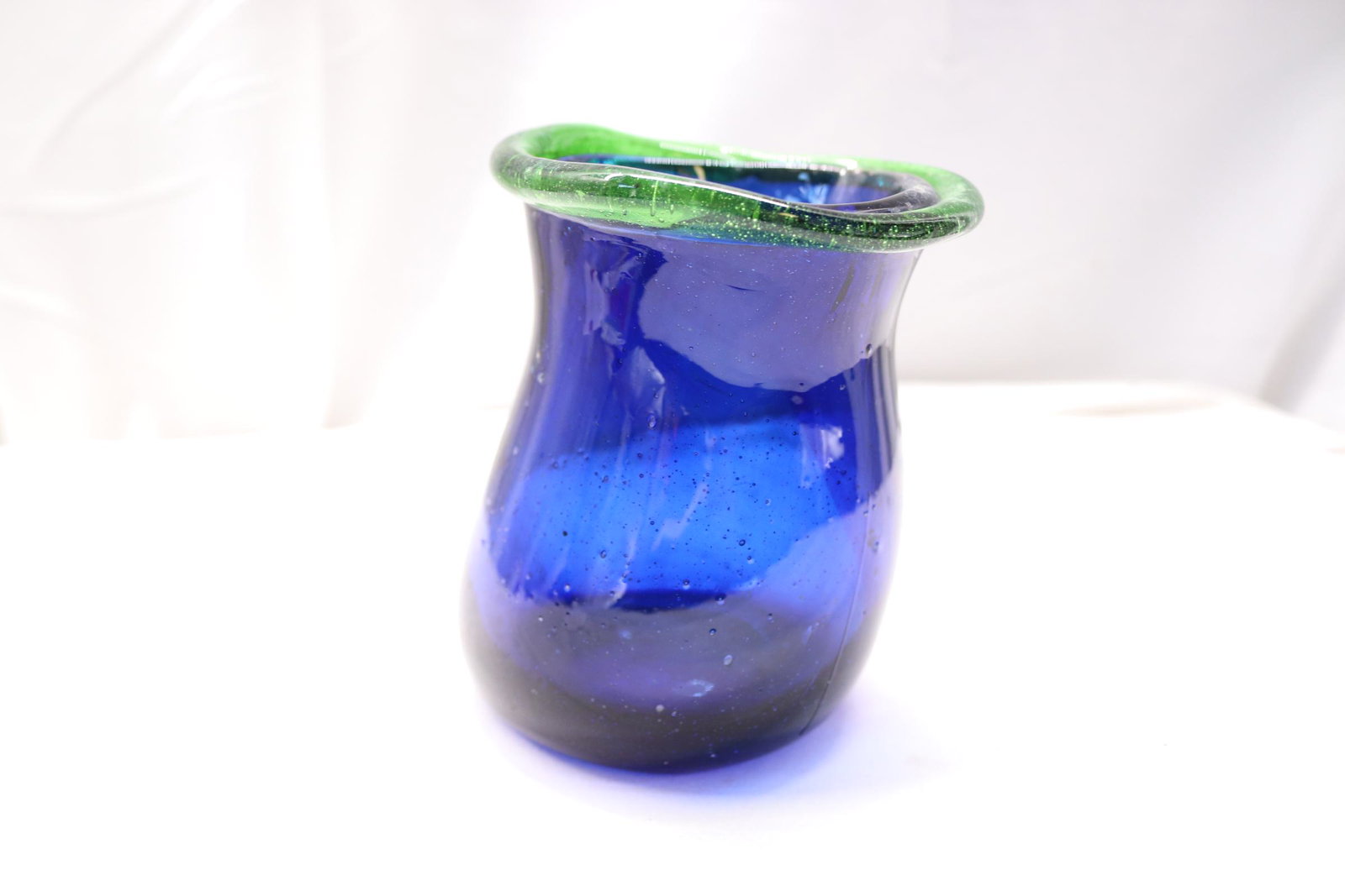 Harko Mouth Blown Cobalt & Green Art Glass Vase: vase or drinking glass, approx. 4 1/2 inches tall