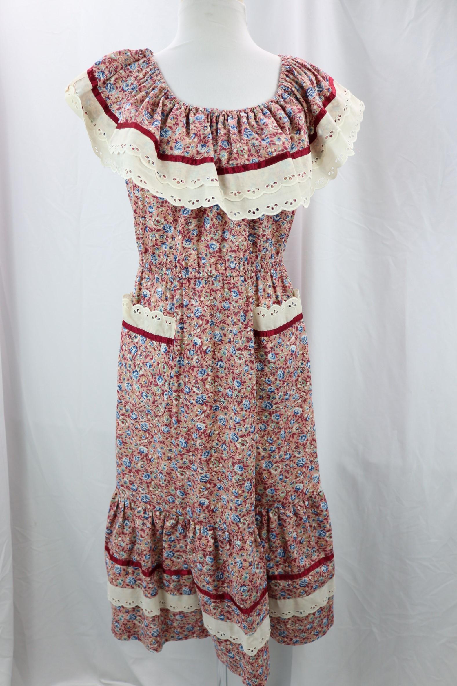 Vintage 1970's Young Edwardian Floral & Eyelet Dress: elastic at waist needs replacing, otherwise good condition, see photo's, approx. 36/38 bust