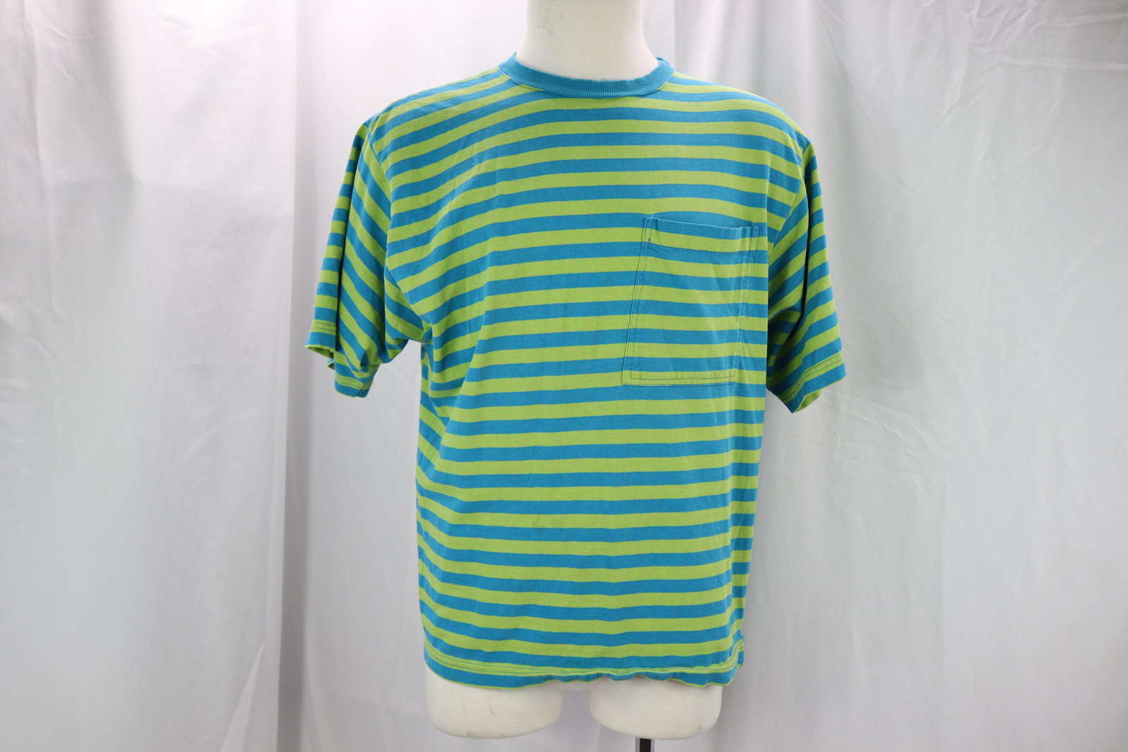 Vintage 1970's Men's Mighty T Green & Blue Jersey Pocket T Shirt: see photo's for fray at collar, approx. 46 chest