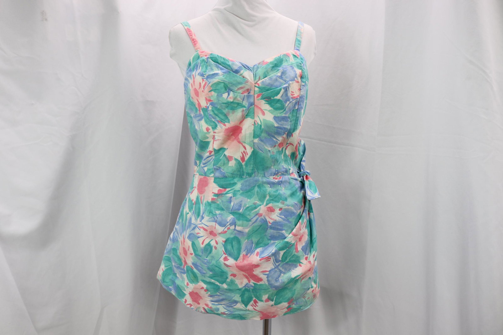 Vintage 1960's Sun Castle Sport Cotton Wrap Style Bathing Suit: cotton floral, good condition, see photo's, approx. 38/40 bust, 30 waist