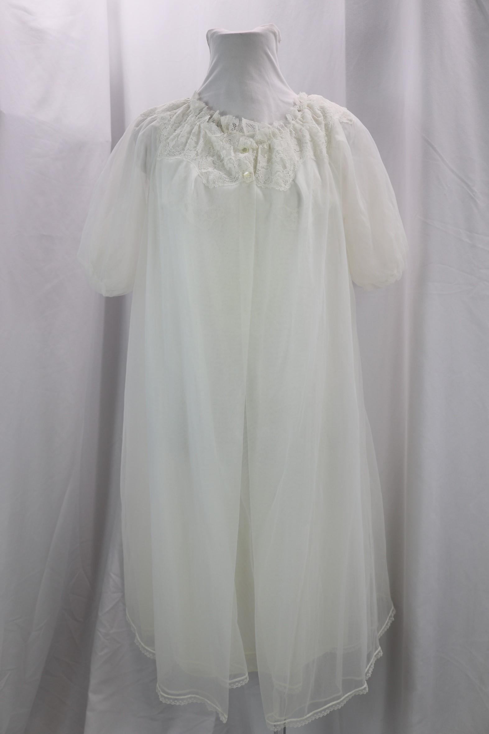 Vintage 1950's White Nylon & Lace Peignoir Set, Radcliffe (1 of 9)
