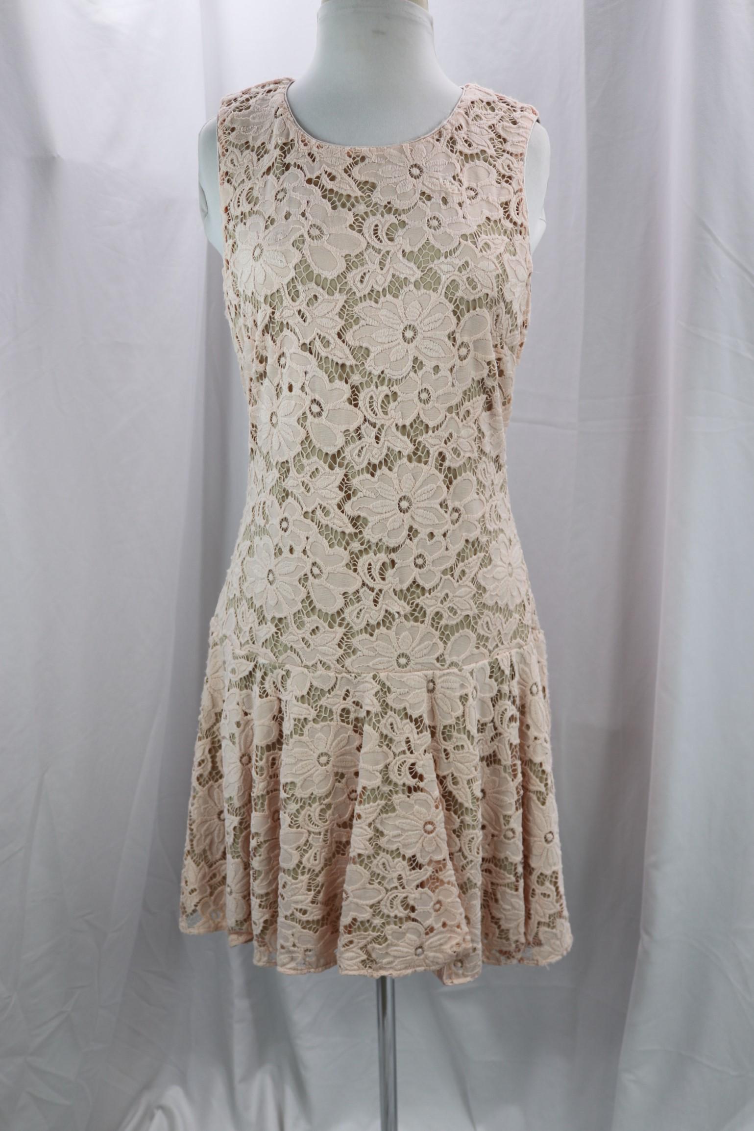 Vintage 2000's Badgley Mischka Pink Embroidered Lace Drop Waist Dress: some pulled threads, see photo's, approx. 38 bust, 32 waist