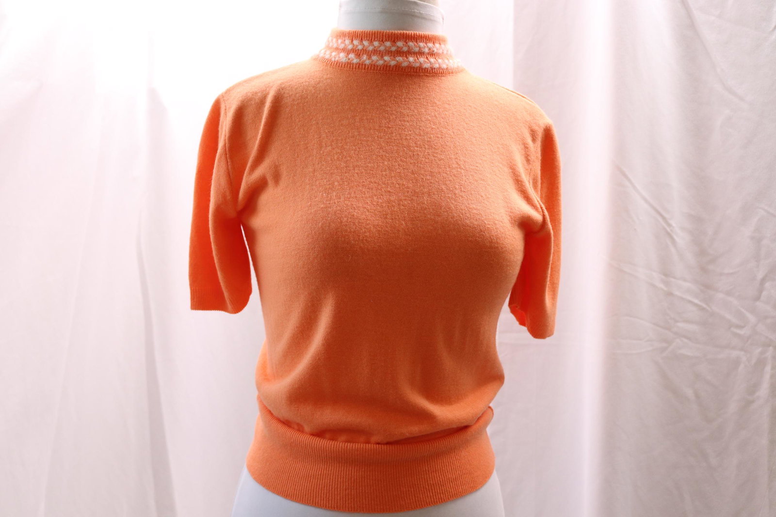 Vintage 1950's Orange Pullover Sweater by Turbo: good condition, see photo's, approx. 34 bust, 26-30 waist