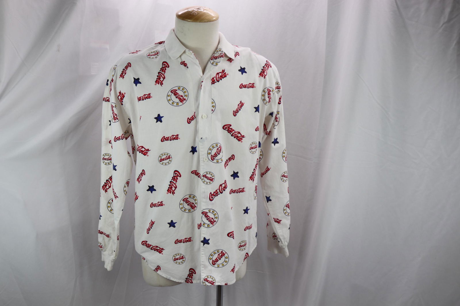 Vintage 1980's Men's Cotton Coca-Cola novelty Shirt (1 of 6)