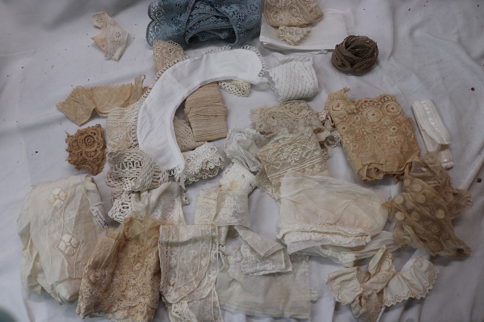 Antique & Vintage, Large Lot of Lace Trims: Irish crochet and more, see photo's