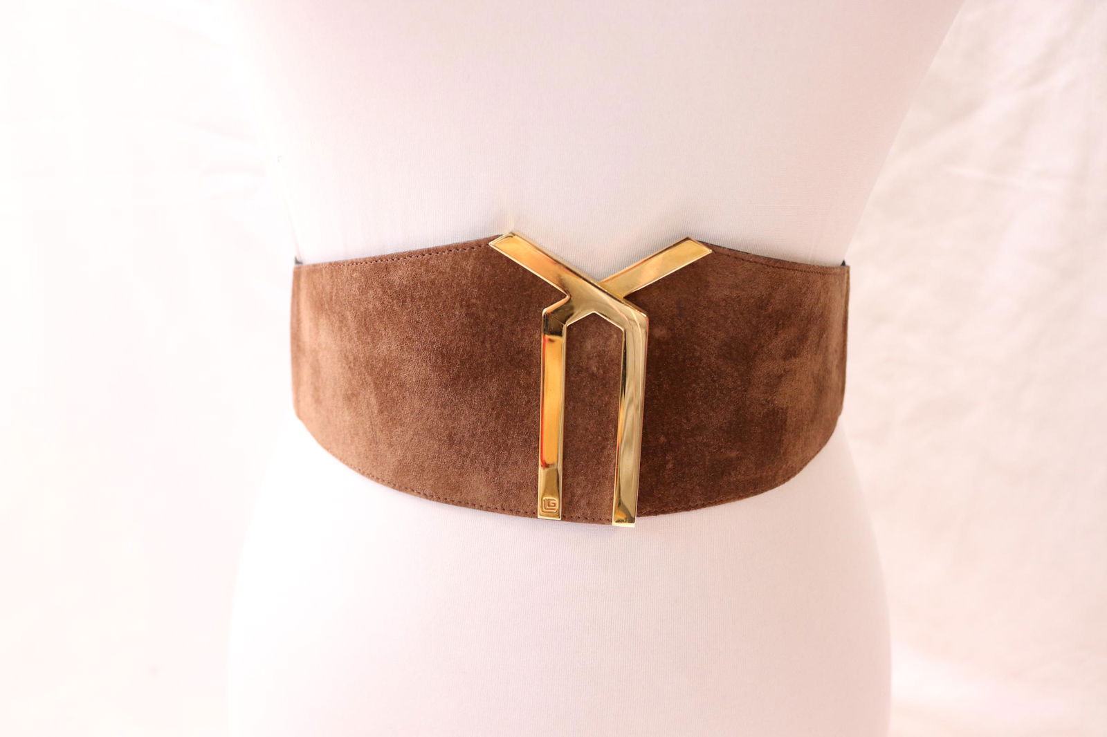 Vintage Brown Suede Belt, Guy Laroche, Paris: good condition, see photo's, size 28