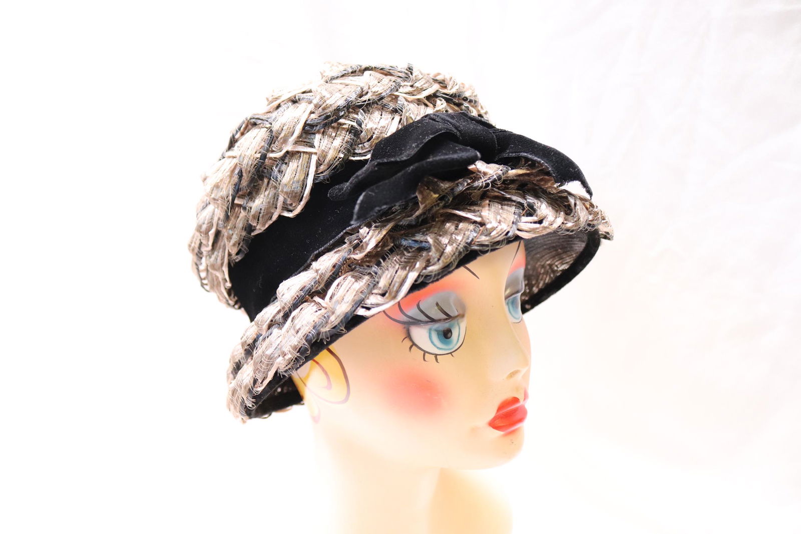 Vintage 1960's Cloche Hat, Raffia & Velvet (1 of 5)