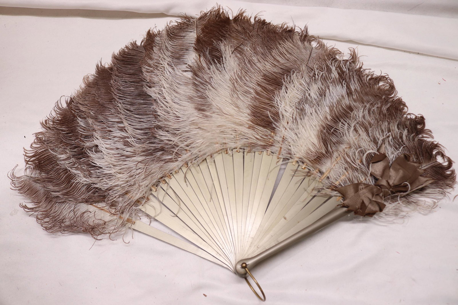 Vintage Edwardian Ladies Hand Fan with Ostrich Feathers: some of the slats need to be stitched together again, other wise good condition