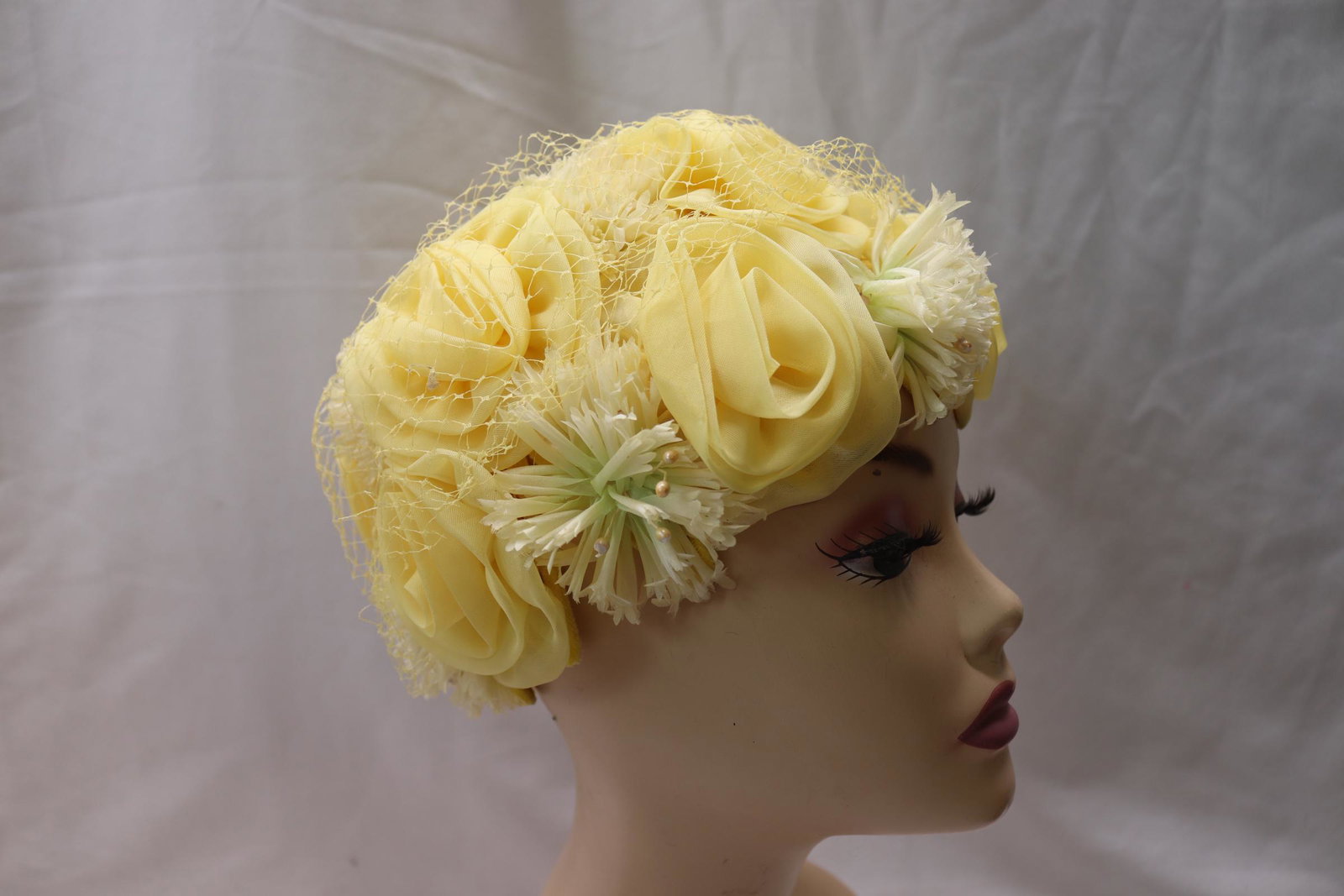 Vintage 1960's Yellow Floral Rose Hat by Mr. Richard: good condition, see photo's