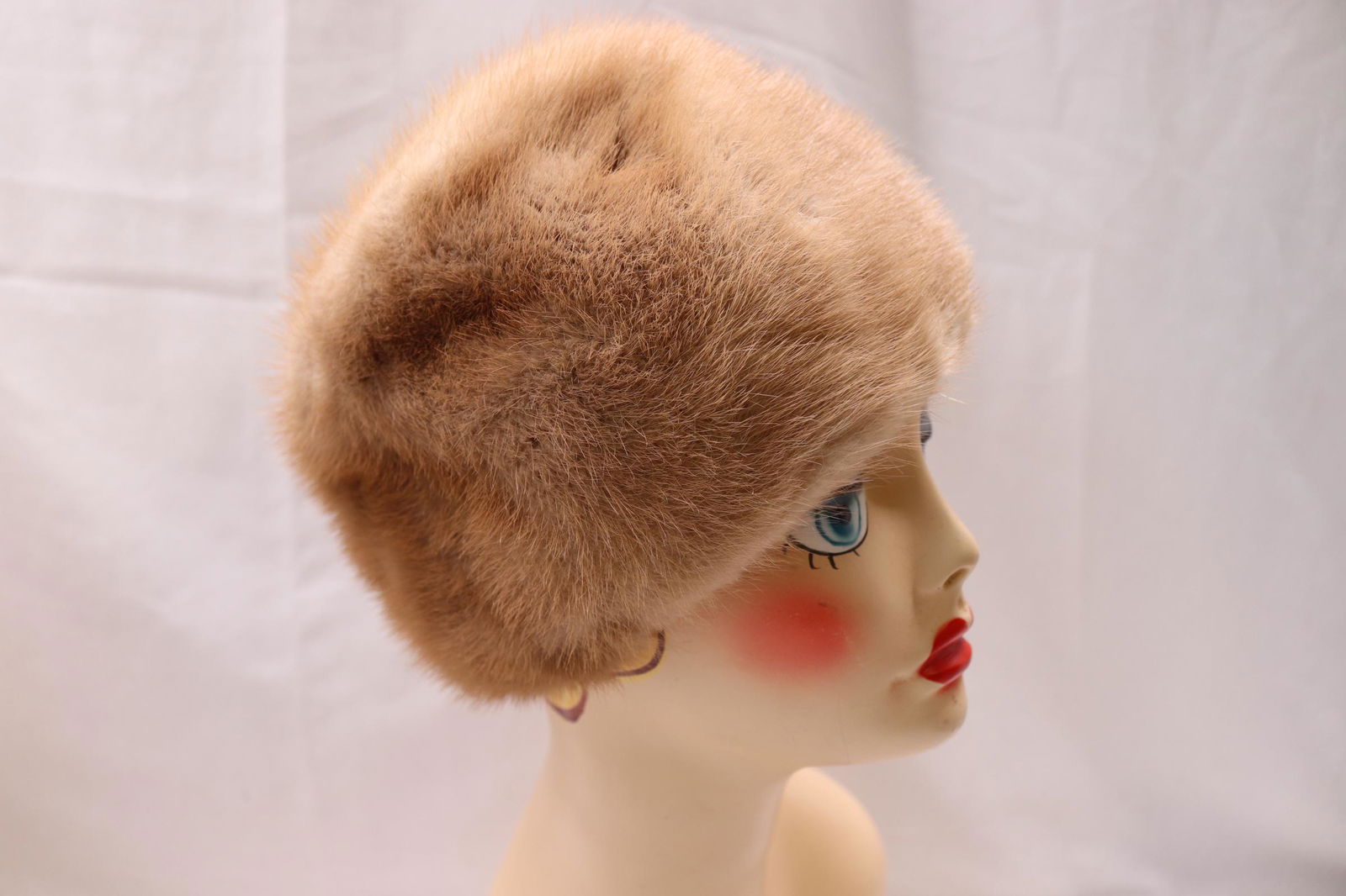 Vintage 1960's Light Brown Mink High Pill Box Style Hat (1 of 4)
