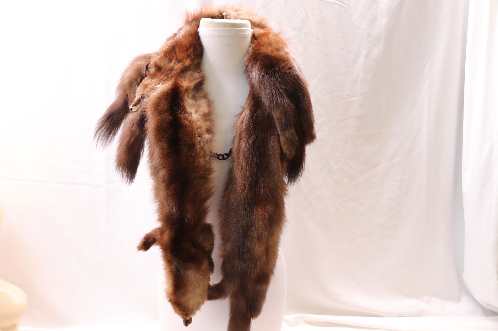 Vintage 1950's Full Body Mink Shawl/Stole, Kakas Furs, Boston: 3 full body minks, good condition, see photo's