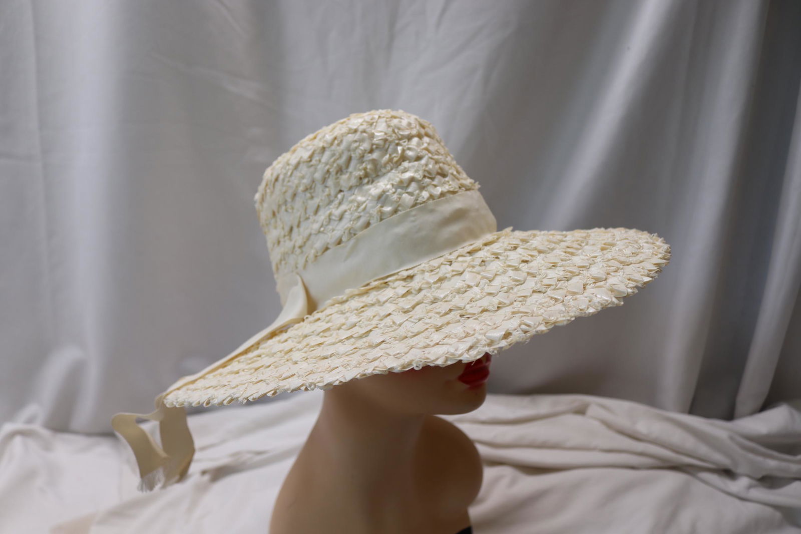 Vintage 1960's Off White Wide Brim woven Raffia Hat (1 of 5)