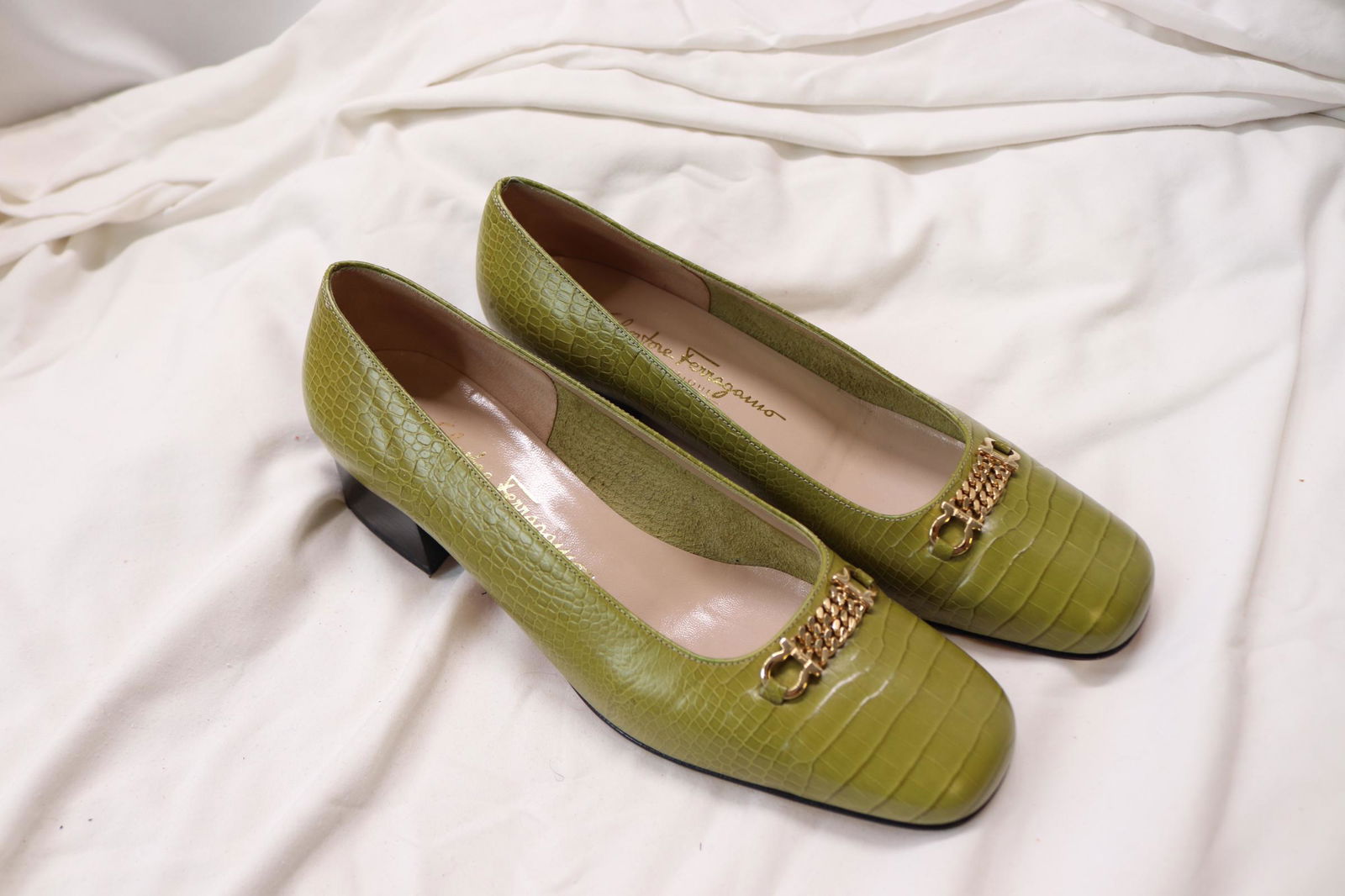 Vintage Green Gator Print Salvatore Ferragamo Pumps (1 of 5)