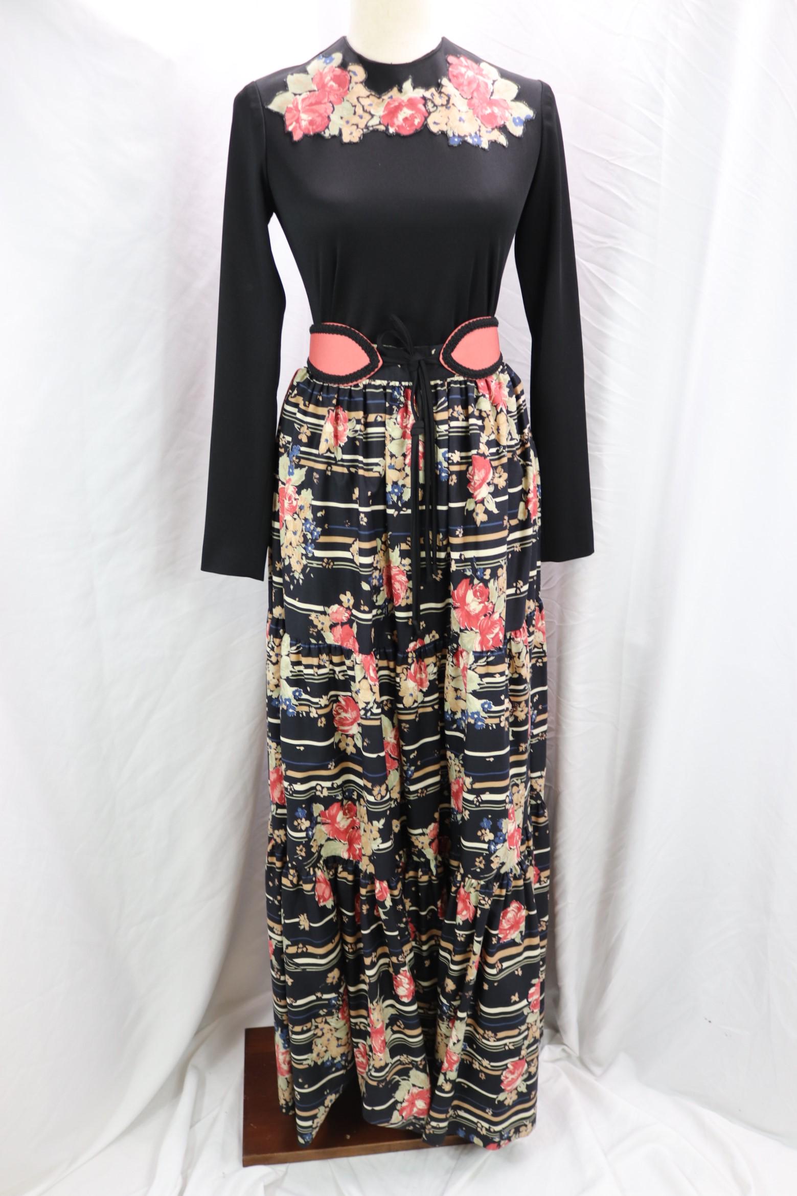 Vintage 1970's Victor Costa 3 Piece Maxi Skirt Set: Cotton skirt, poly top, approx. 34 bust, 25 waist, good condition, see photo's