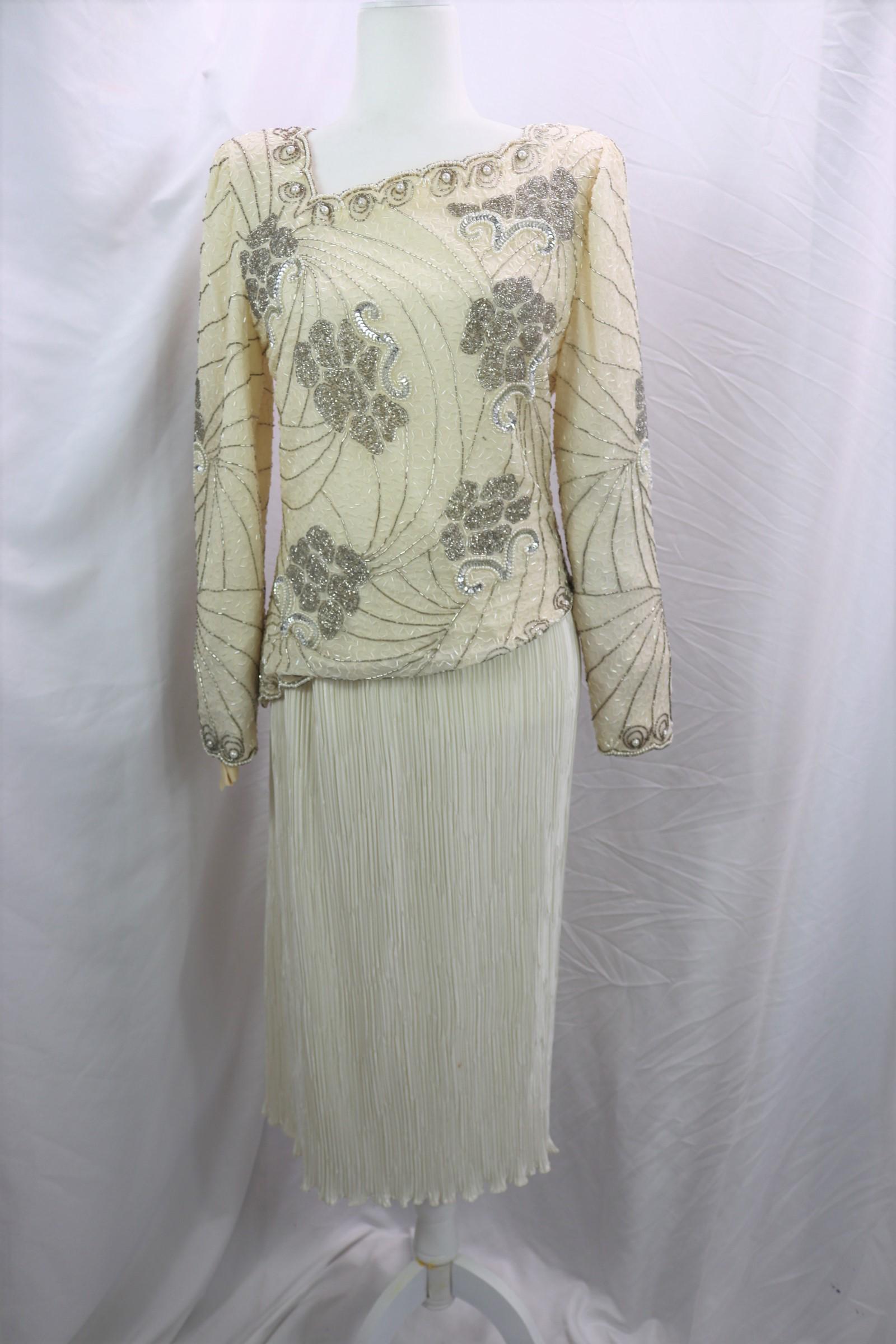 Vintage 1980's Avalon Silk Beaded Skirt Set: approx. 36 bust, 26 elastic waist, a stain found on skirt, see photo's, possibility there could be missing beads