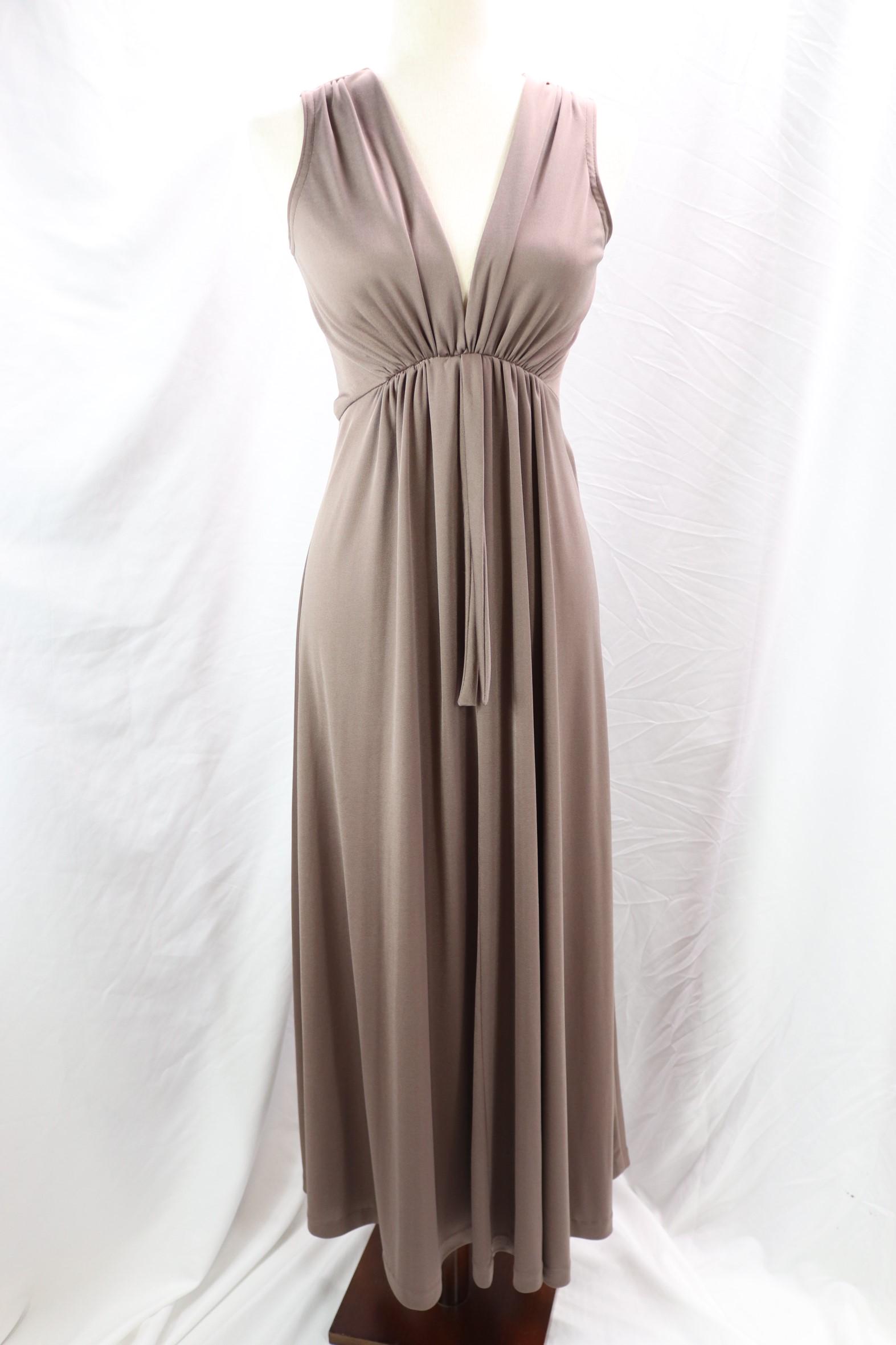 Vintage 1970's Plaza South Jersey Maxi Dress with Plunging Neckline: good condition, see photo's 100% nylon, approx. 32 bust, 25 under bust