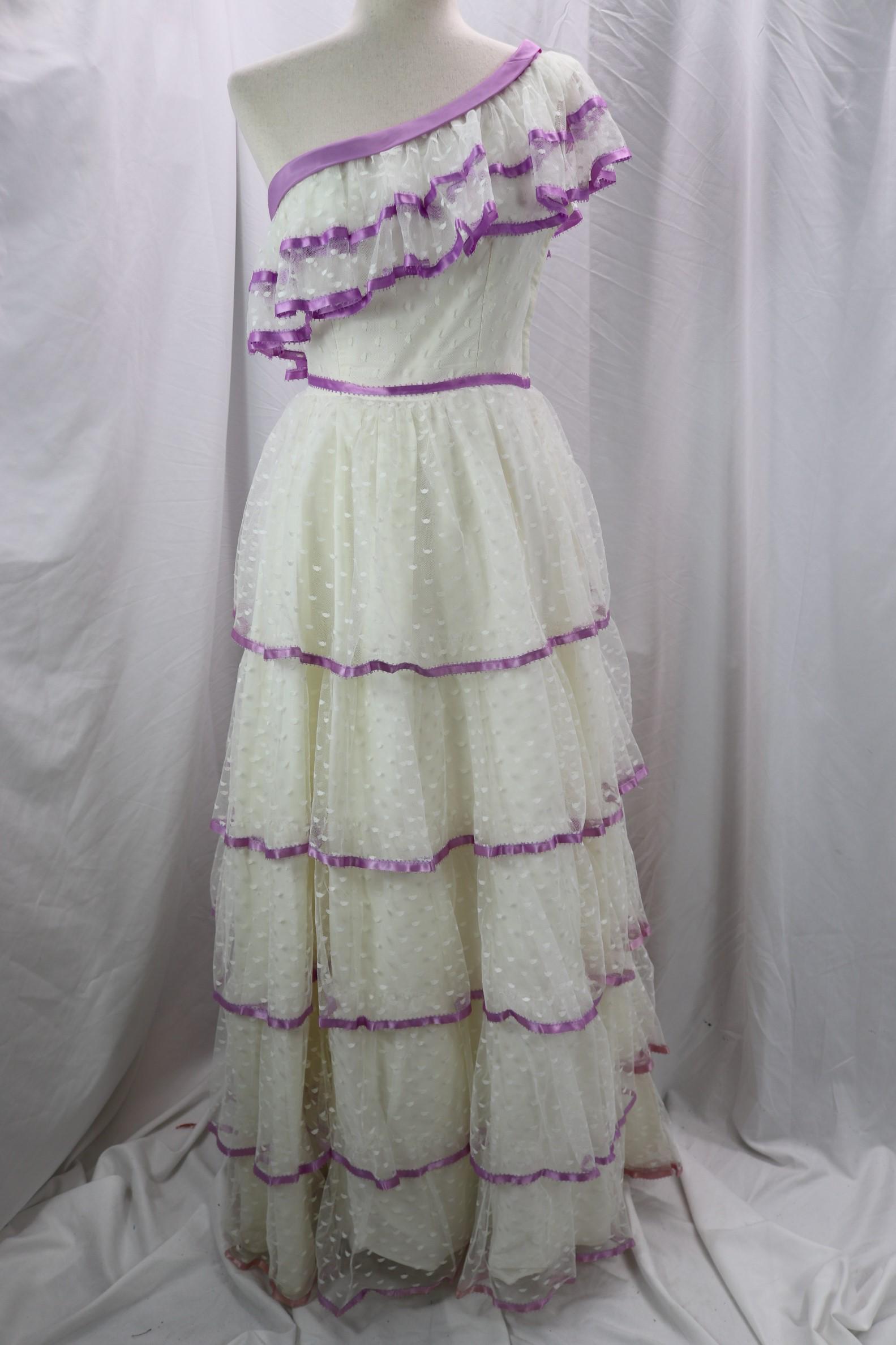 Vintage 1970's Flirtations Division of Alfred Angelo Tulle one Shoulder Gown: good condition, see photo's, approx. 34 bust, 26 waist