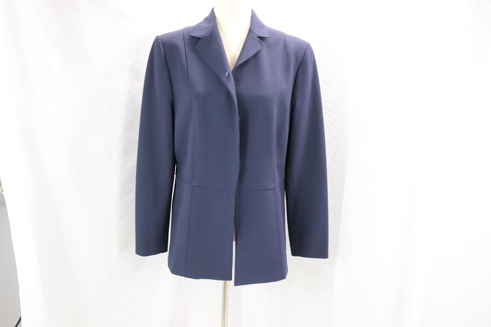 Vintage 1990's Halston Navy Blazer: size 10, approx. 40 bust, good condition, see photo's