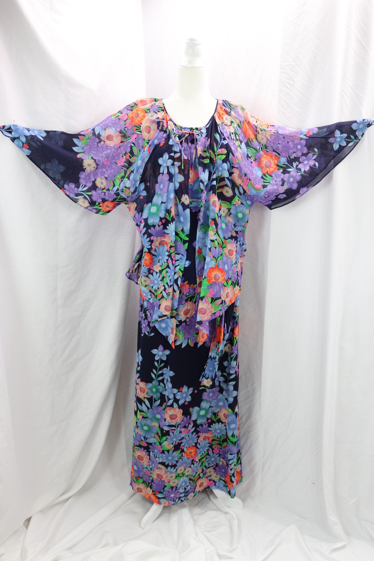 Vintage 1970's Hanae Mori 4 Piece Skirt Set: 100% Cotton, size 14, approx. 40 bust, 30 plus elastic waist, good condition, see photo's