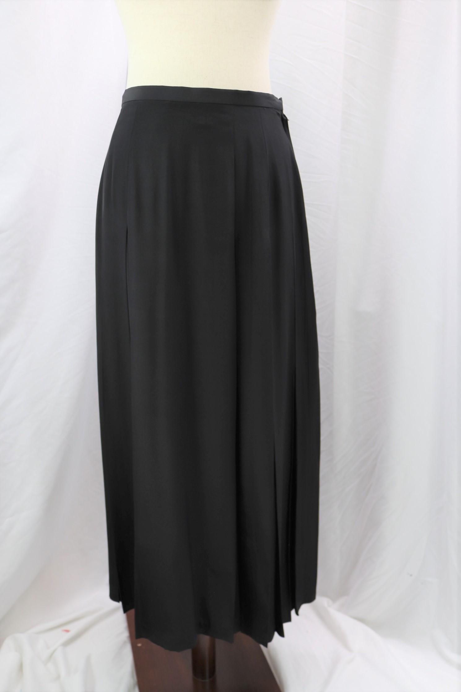 Vintage 1980's Nina Ricci, Paris Black Silk Box Pleated Skirt: approx. 26 waist, good condition, see photo's