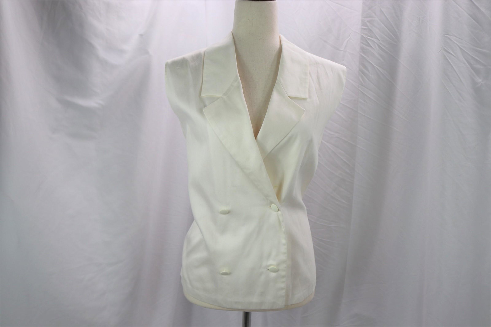 Vintage 1990's Givenchy Ivory Cotton Sleeveless Blouse: a couple small spots, see photo's, otherwise good condition, size 16W